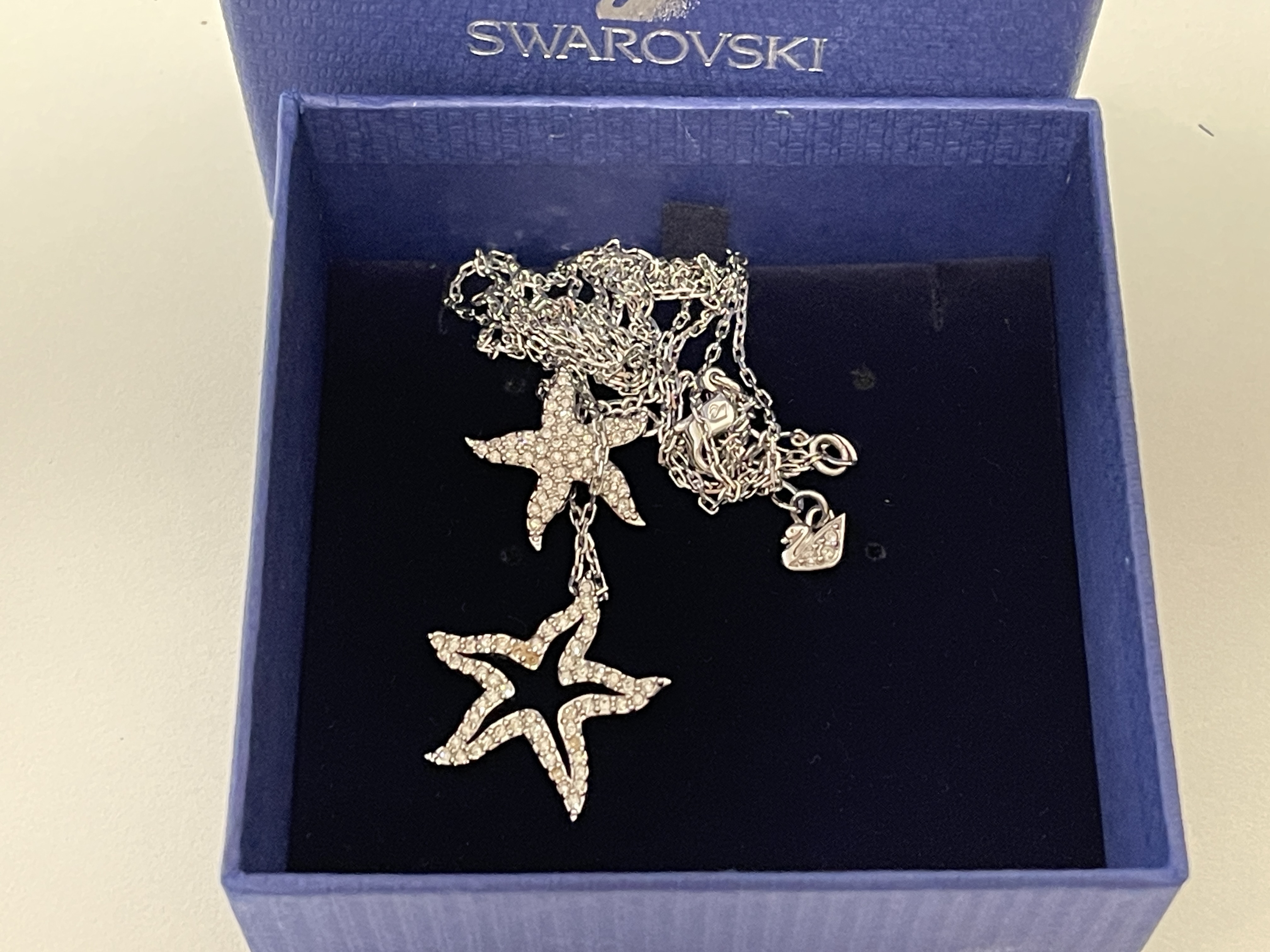 Swarovski Halskette ca. 45 cm + Kiste. Zustand siehe Fotos 