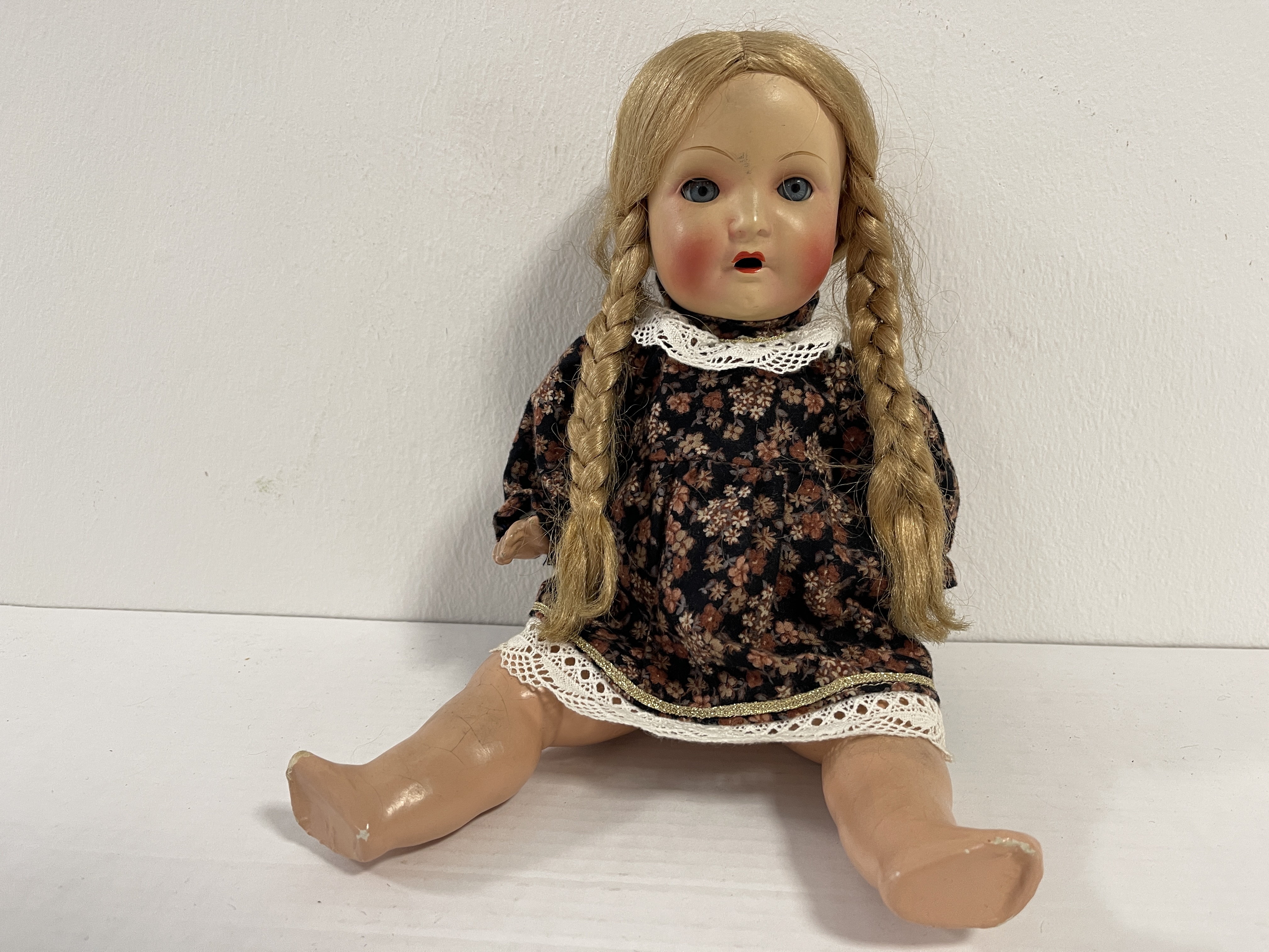 Alt Künstlerpuppe Puppe  36 cm Zustand Siehe Fotos. 
