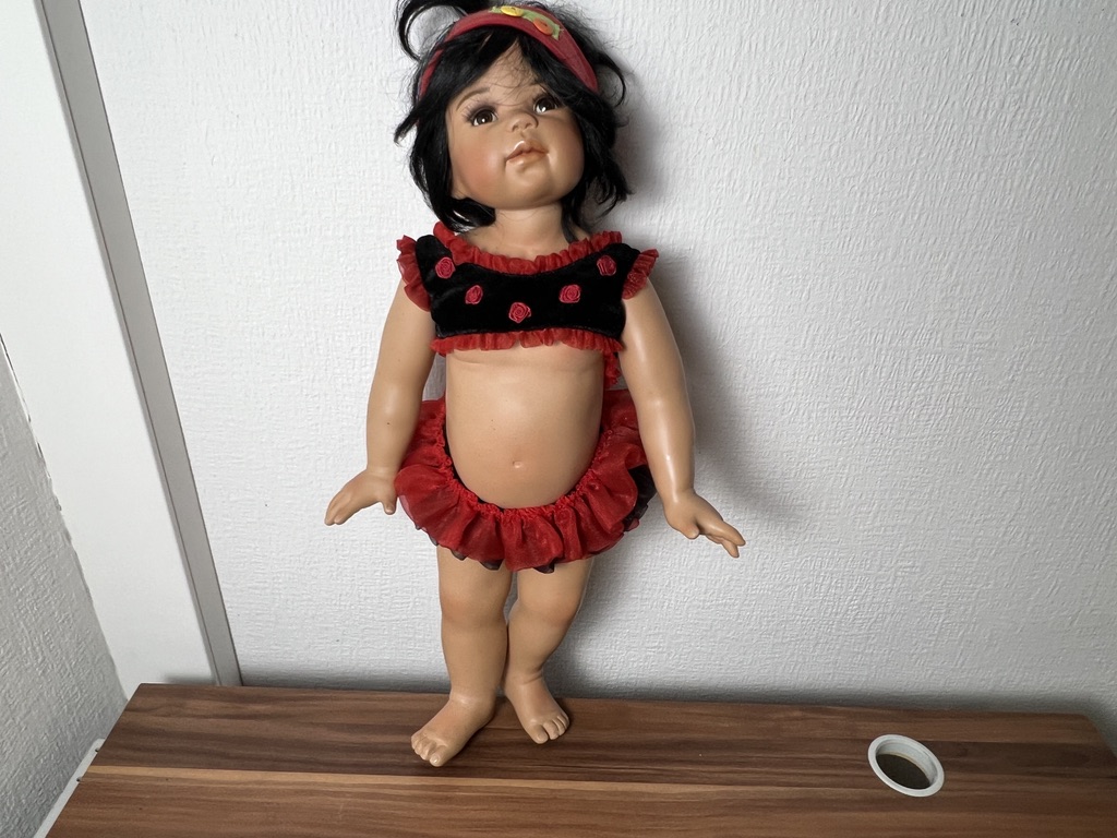 Künstlerpuppe Monika Levenig Porzellan Puppe 62 cm. Top Zustand 