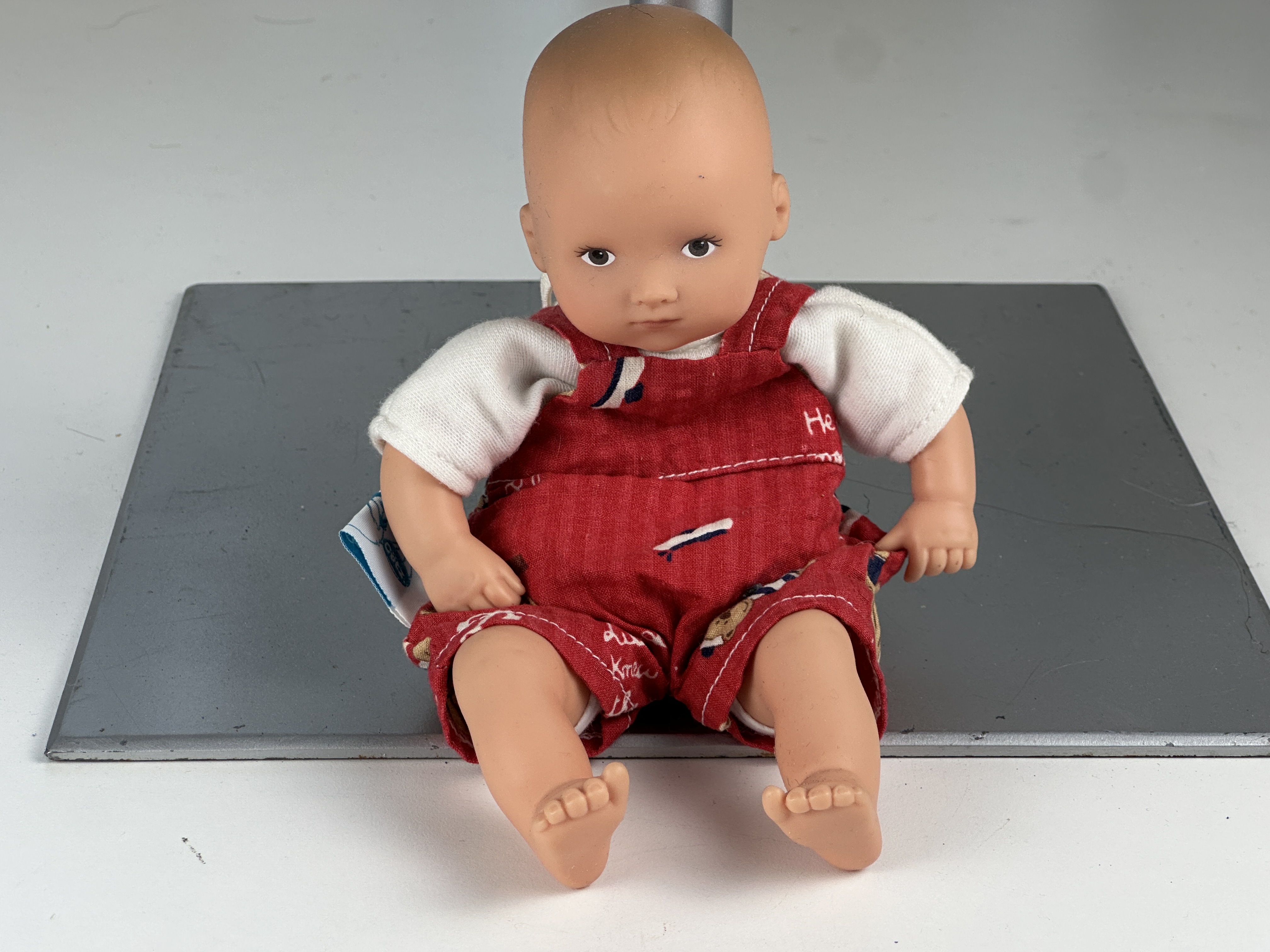 Künstlerpuppe Vinyl Götz Puppe 21 cm. Top Zustand 