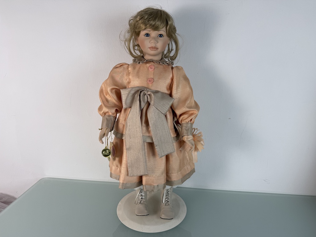 Künstlerpuppe Christel Flörchinger Porzellan Puppe 66 cm. Top Zustand  