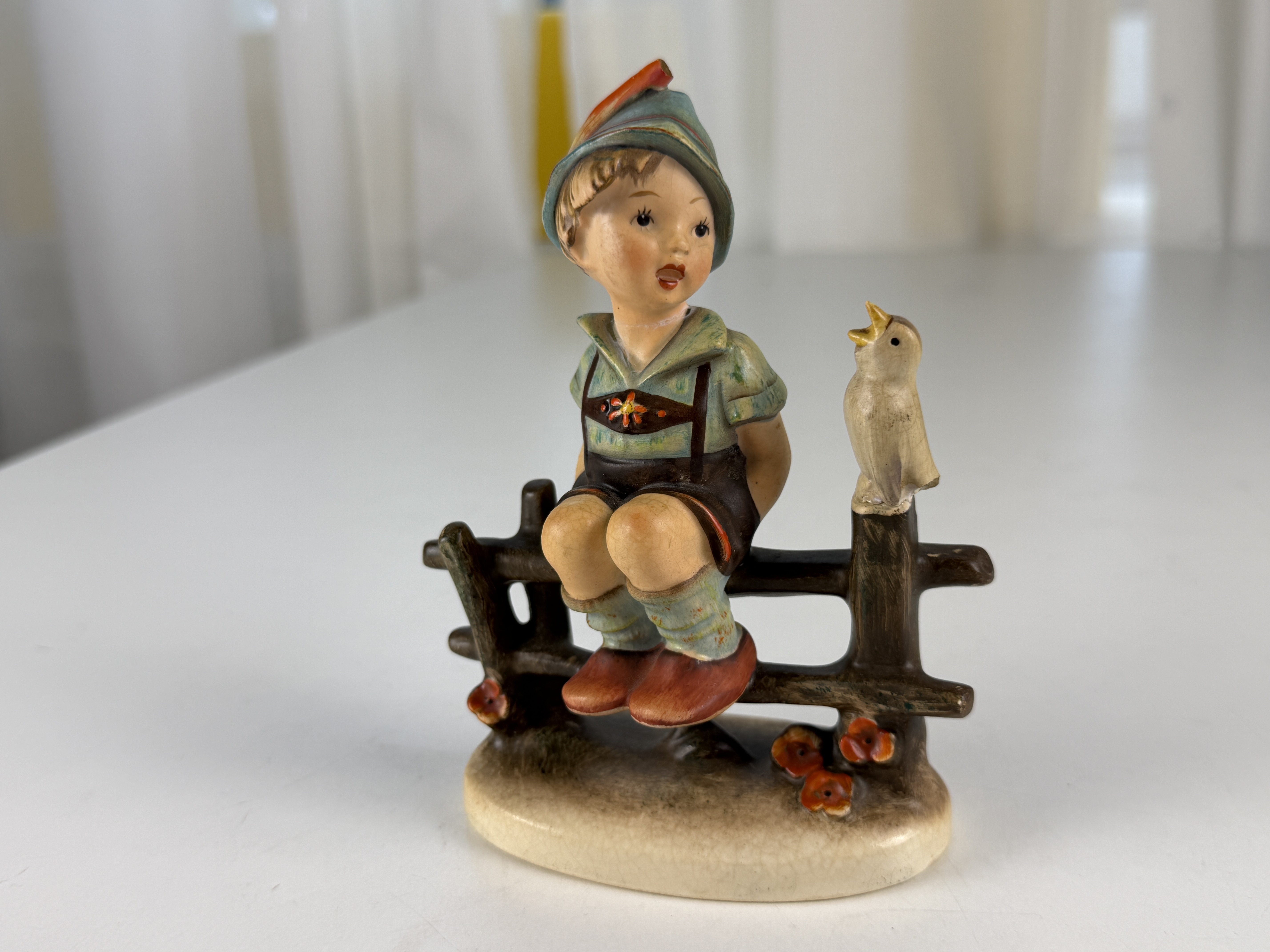 Hummel Figur 111/I Vaters G´scheitester 13,5 cm. 1 Wahl Kronenmarke kleiner Defekt 