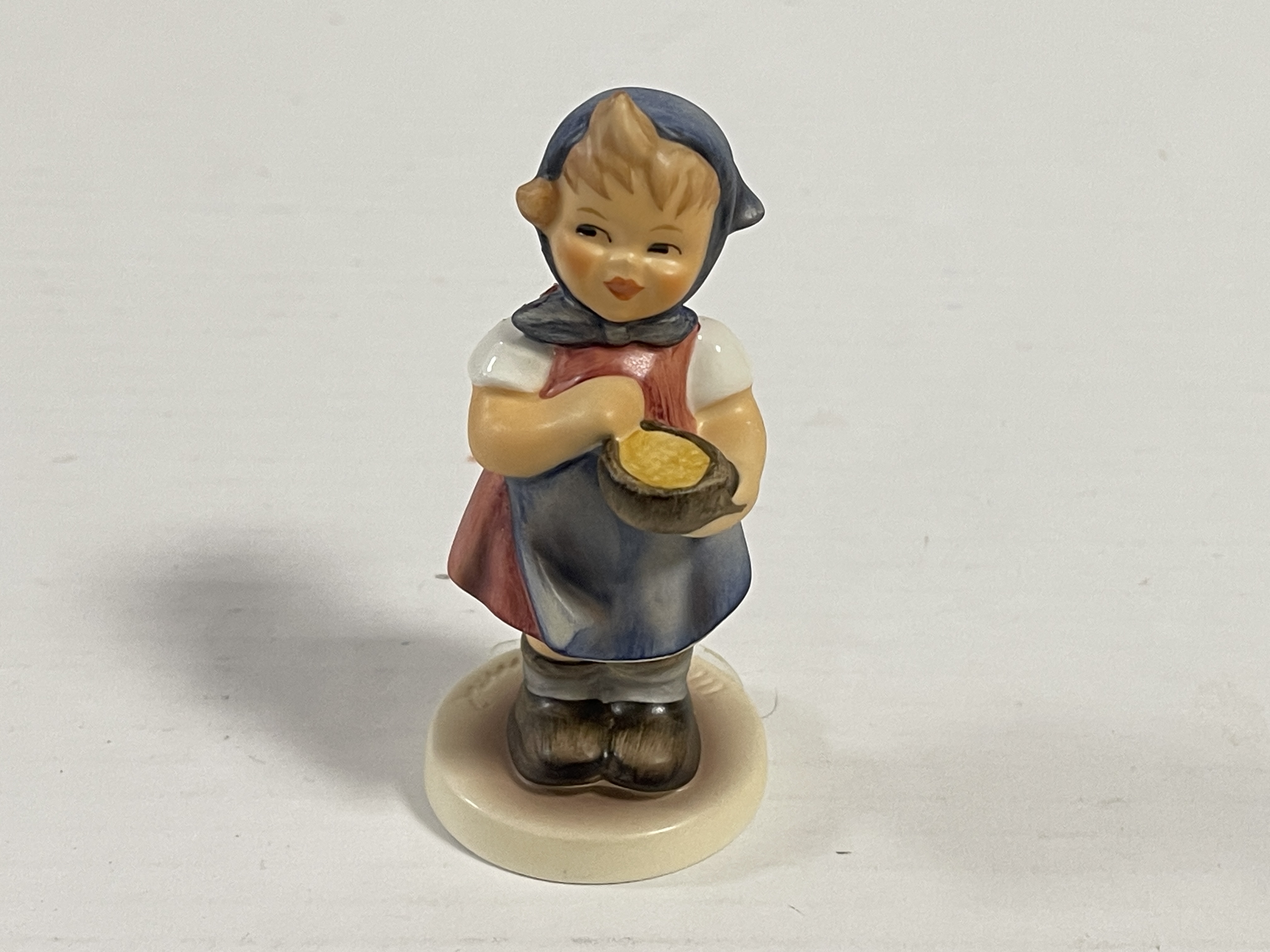 Hummel Figur 629 Jungbäuerin 9 cm. 1 Wahl - Top Zustand 