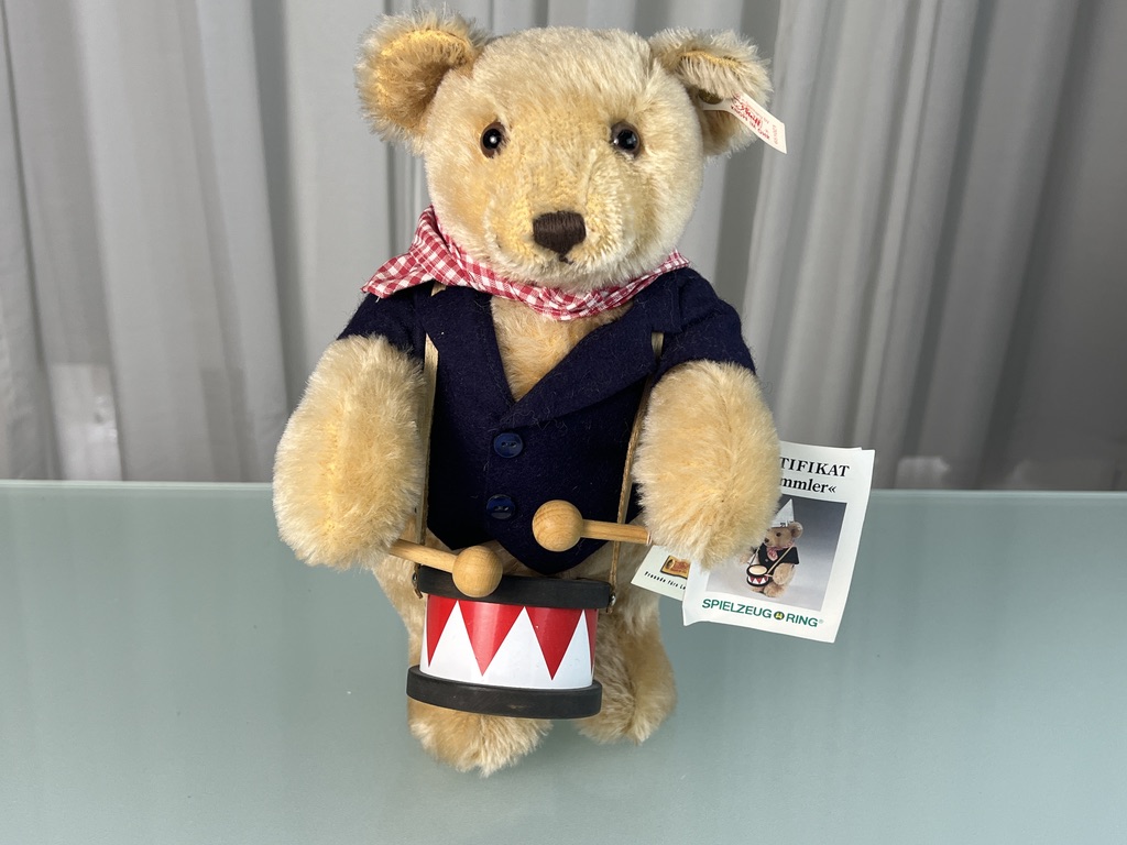 Steiff Tier 651021 Trommler Teddy Bär 33 cm. Top Zustand  ohne Mütze 