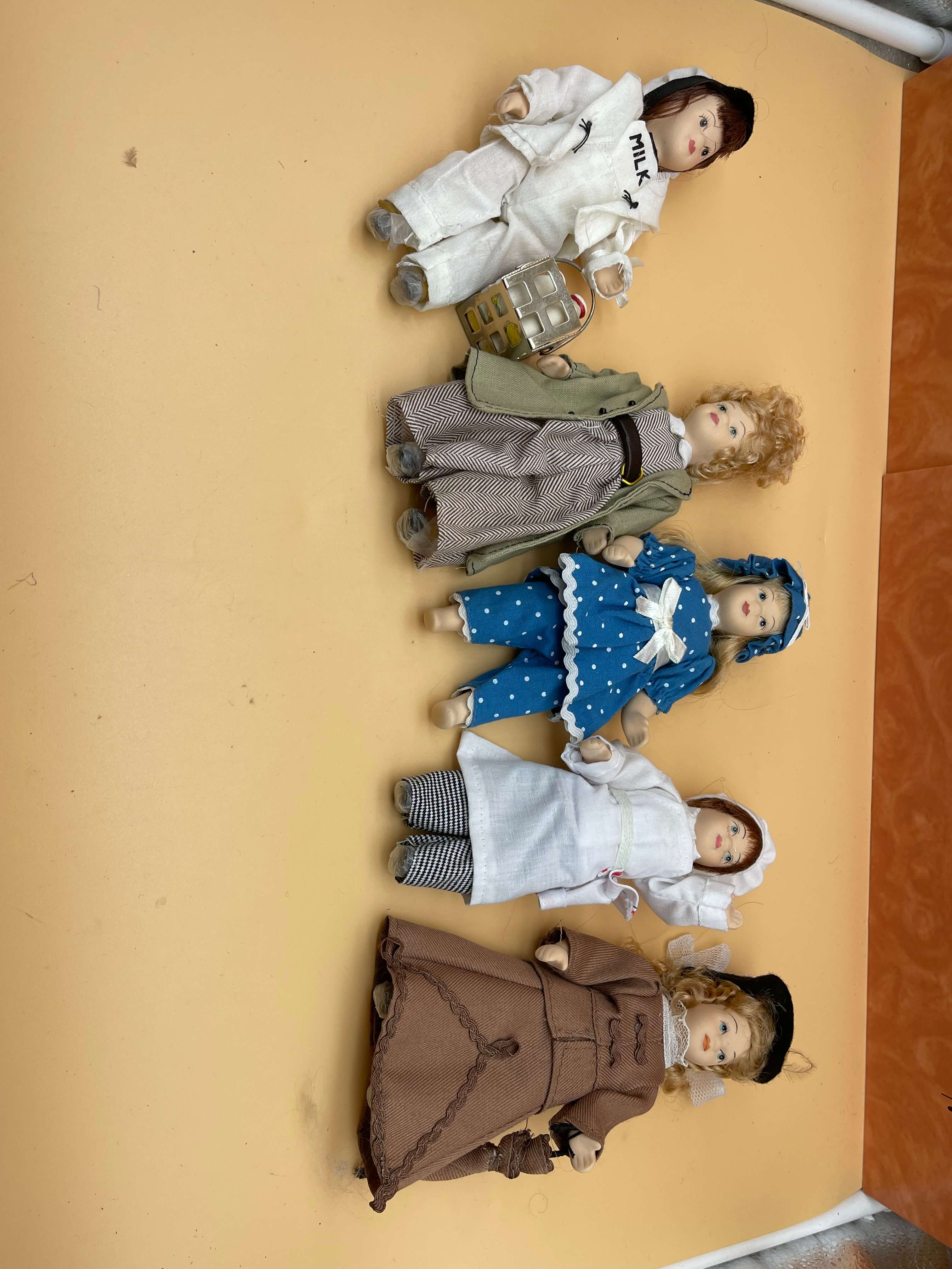 5 Stk. Künstlerpuppen Porzellan Puppen bis  17 cm. Top Zustand 