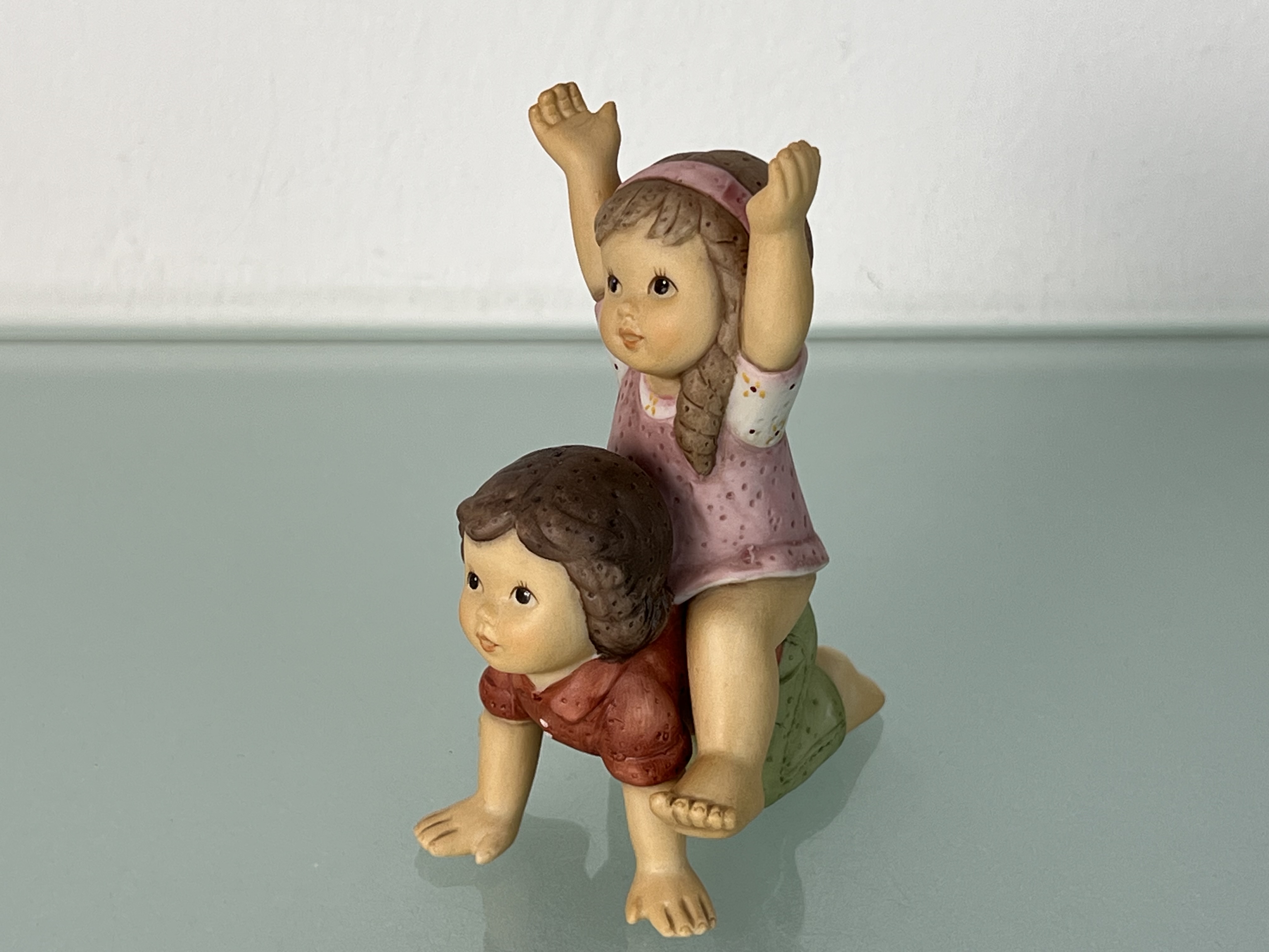 Goebel Figur Porzellan Nina und Marco 7,5 cm x 10,5 cm. Top Zustand