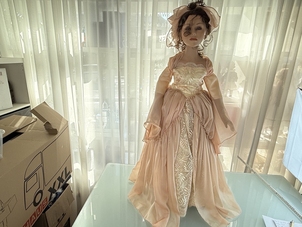 Künstlerpuppe Ruby Doll Porzellan Puppe 90 cm. Top Zustand    