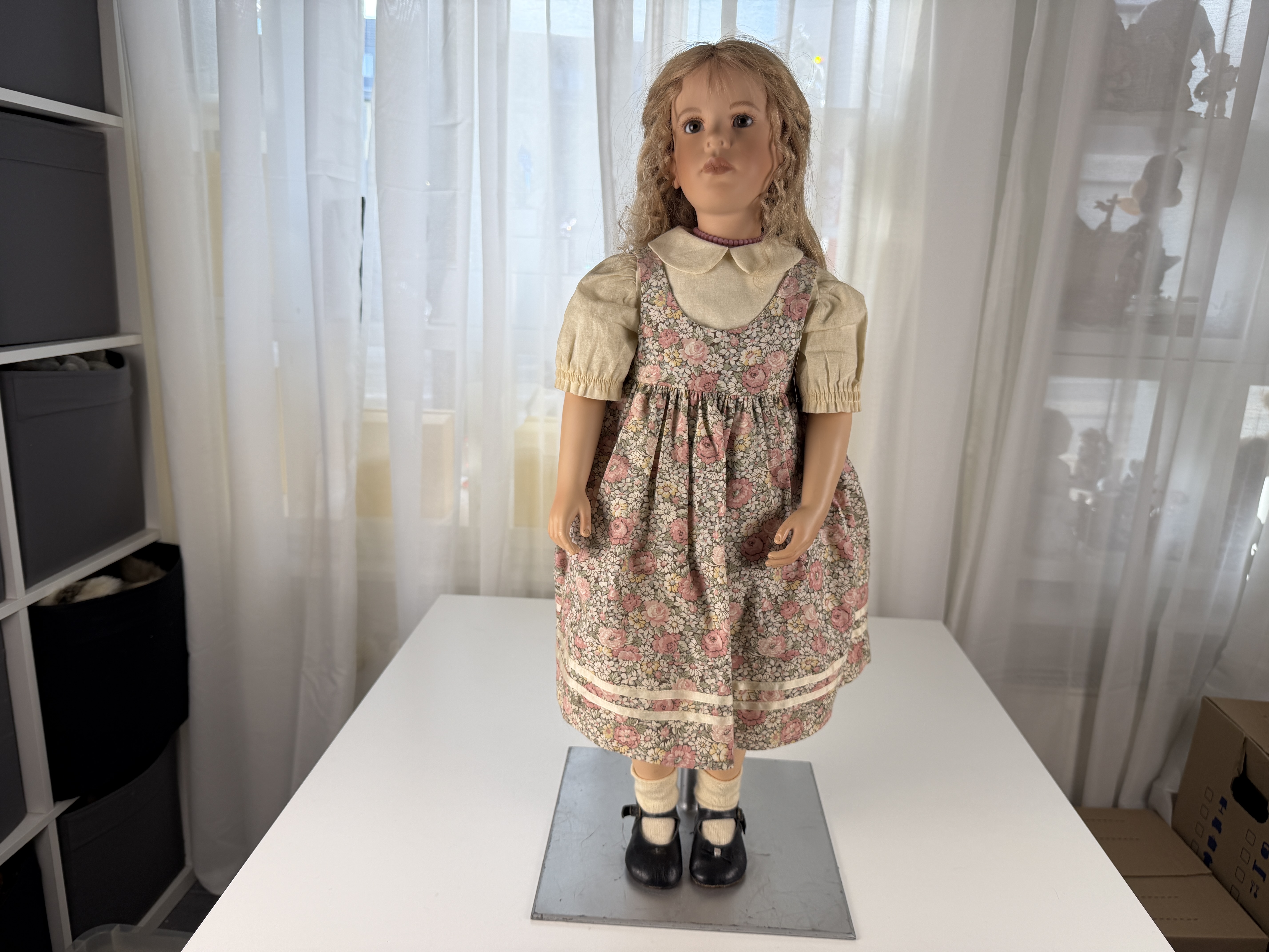 Künstlerpuppe W.P.M. Puppe Vera Scholzl Vinyl Puppe 64 cm. Top Zustand.