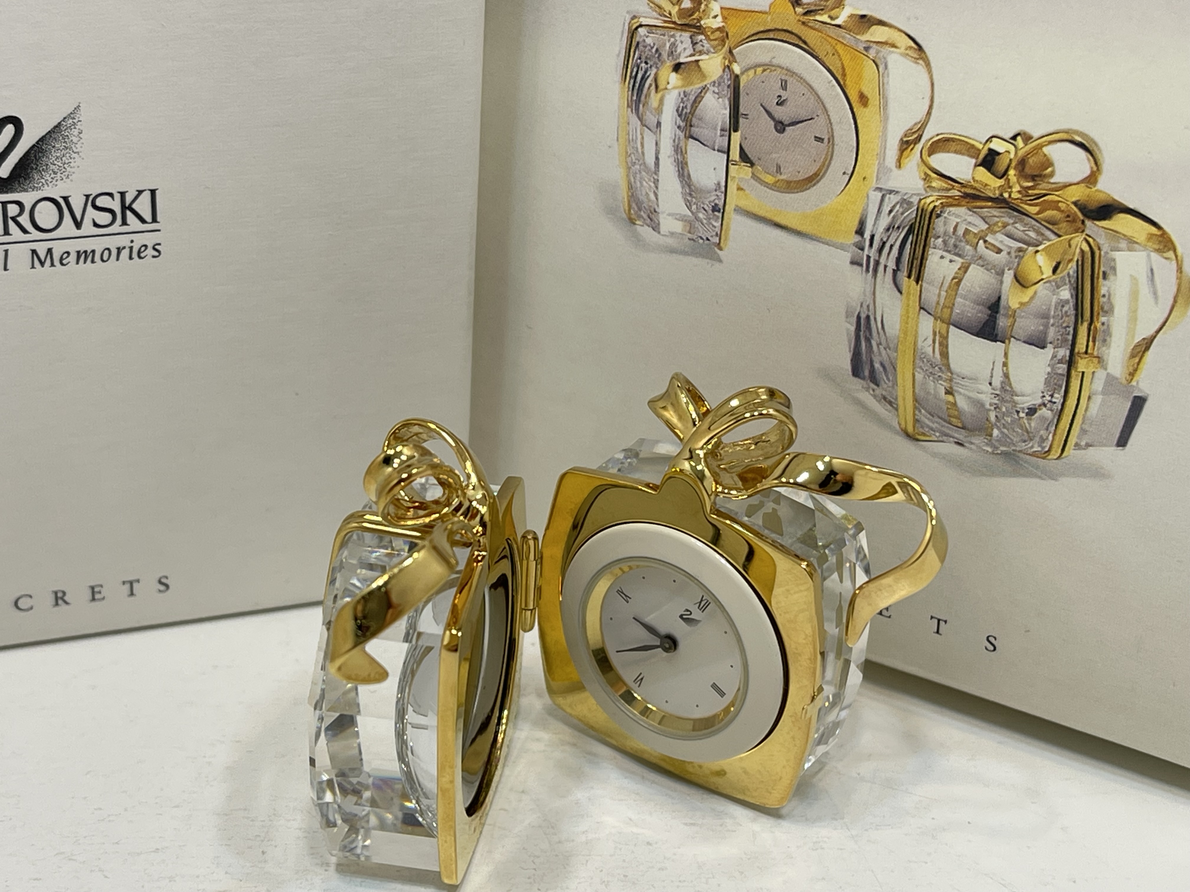 Swarovski Figur 210822 Crystal Memories Geschenk Uhr 4,5 cm + OPV & Zertifikat . Top Zustand  