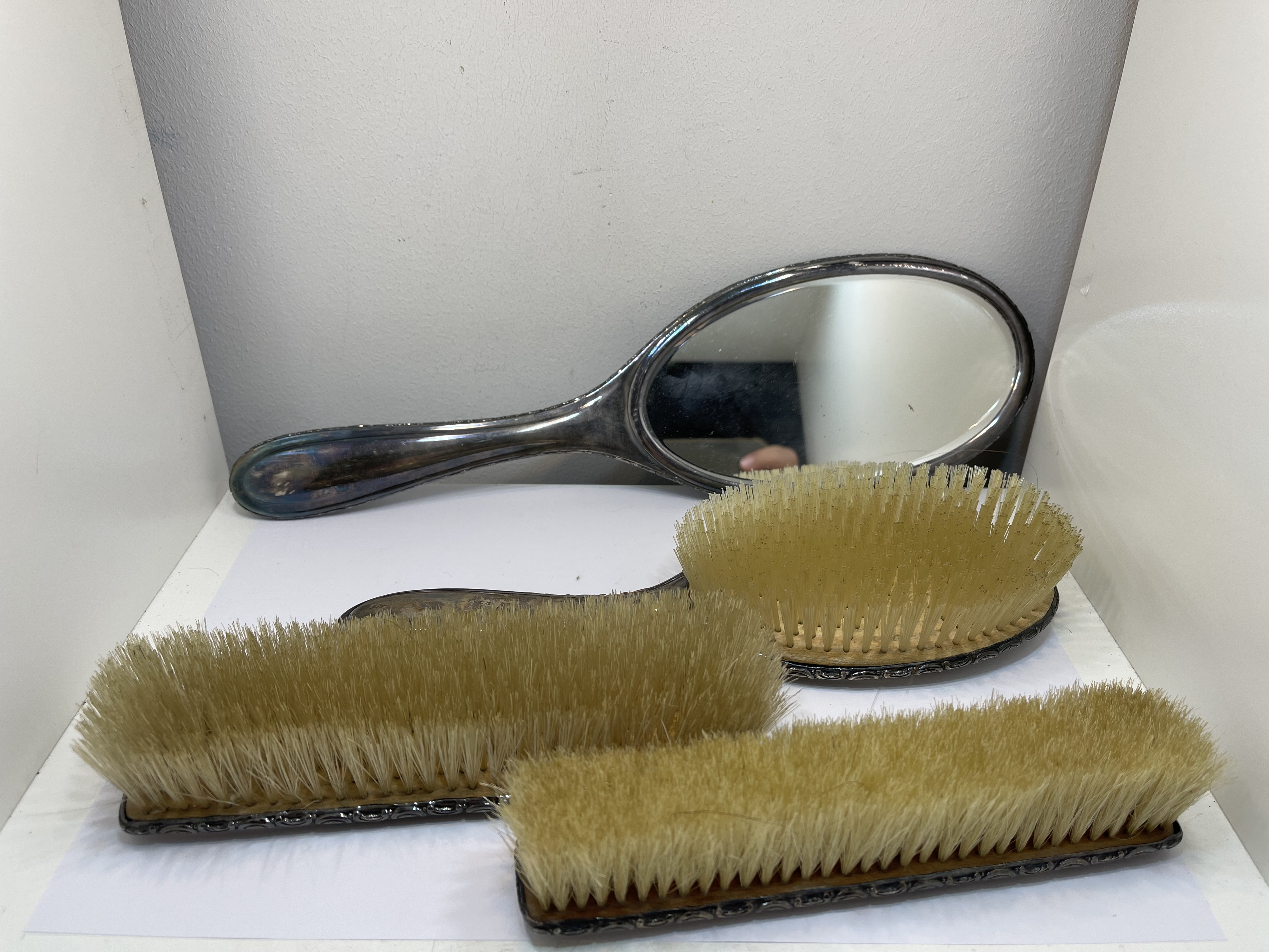 Vintage Haarbürsten Set + Handspiegel 18 - 33 cm - Zustand siehe Fotos 