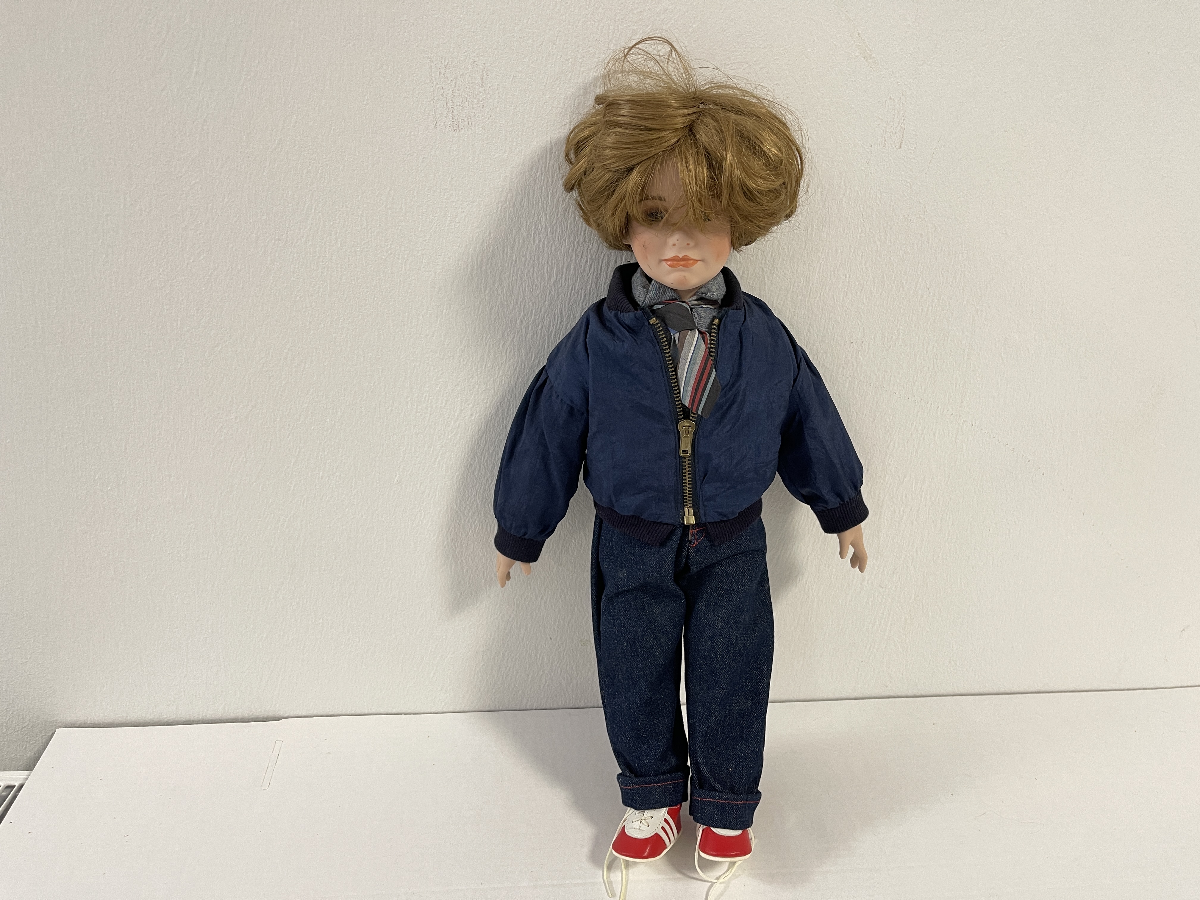 Künstlerpuppe Sammler Porzellan Puppe 48 cm. Zustand siehe Fotos   