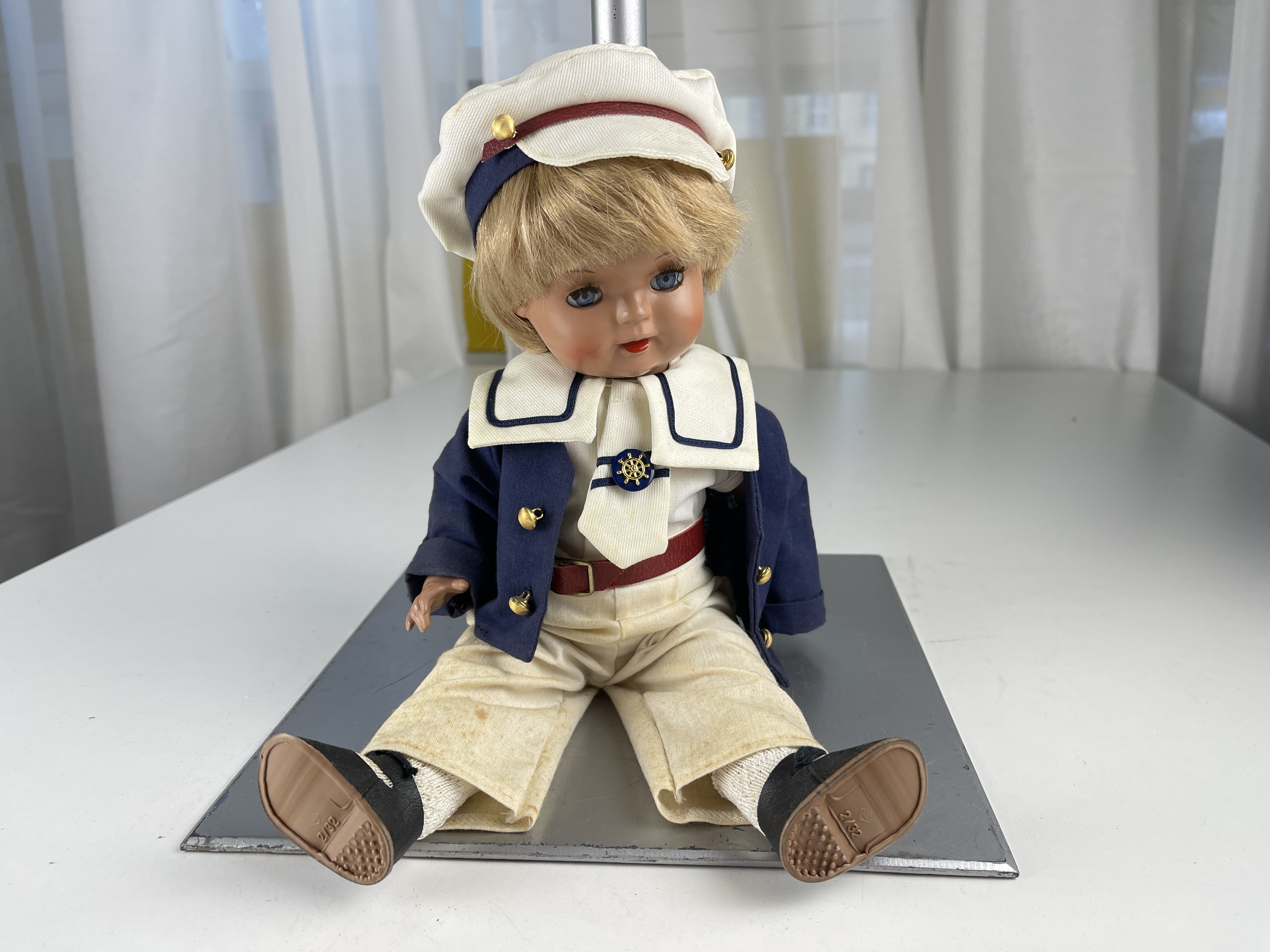 Sammler Puppe Vinyl Puppe 33 cm. Zustand siehe Fotos 