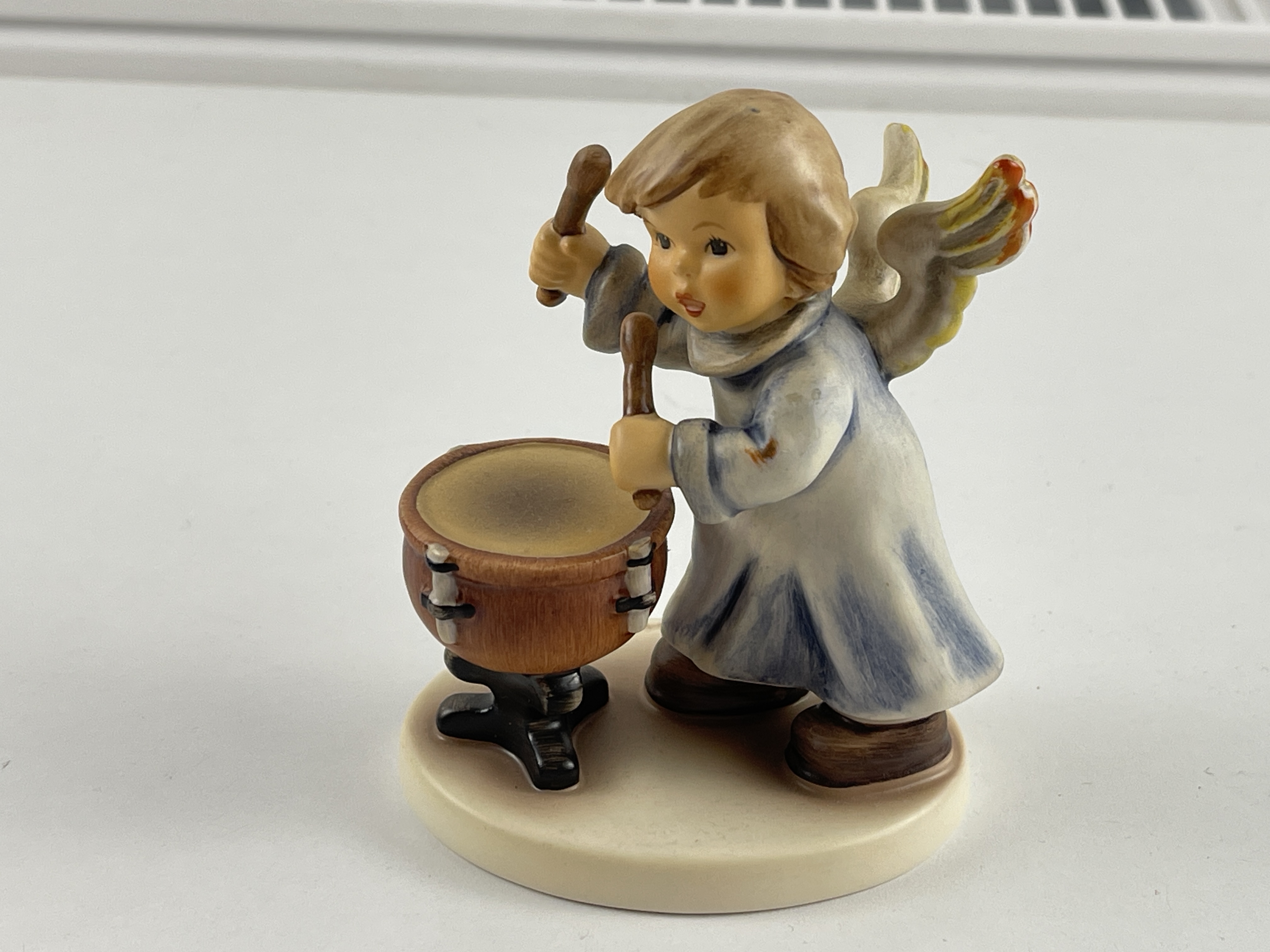 Hummel Figur 2096/M Engel mit Pauke 10,5 cm. 1 Wahl - Top Zustand 