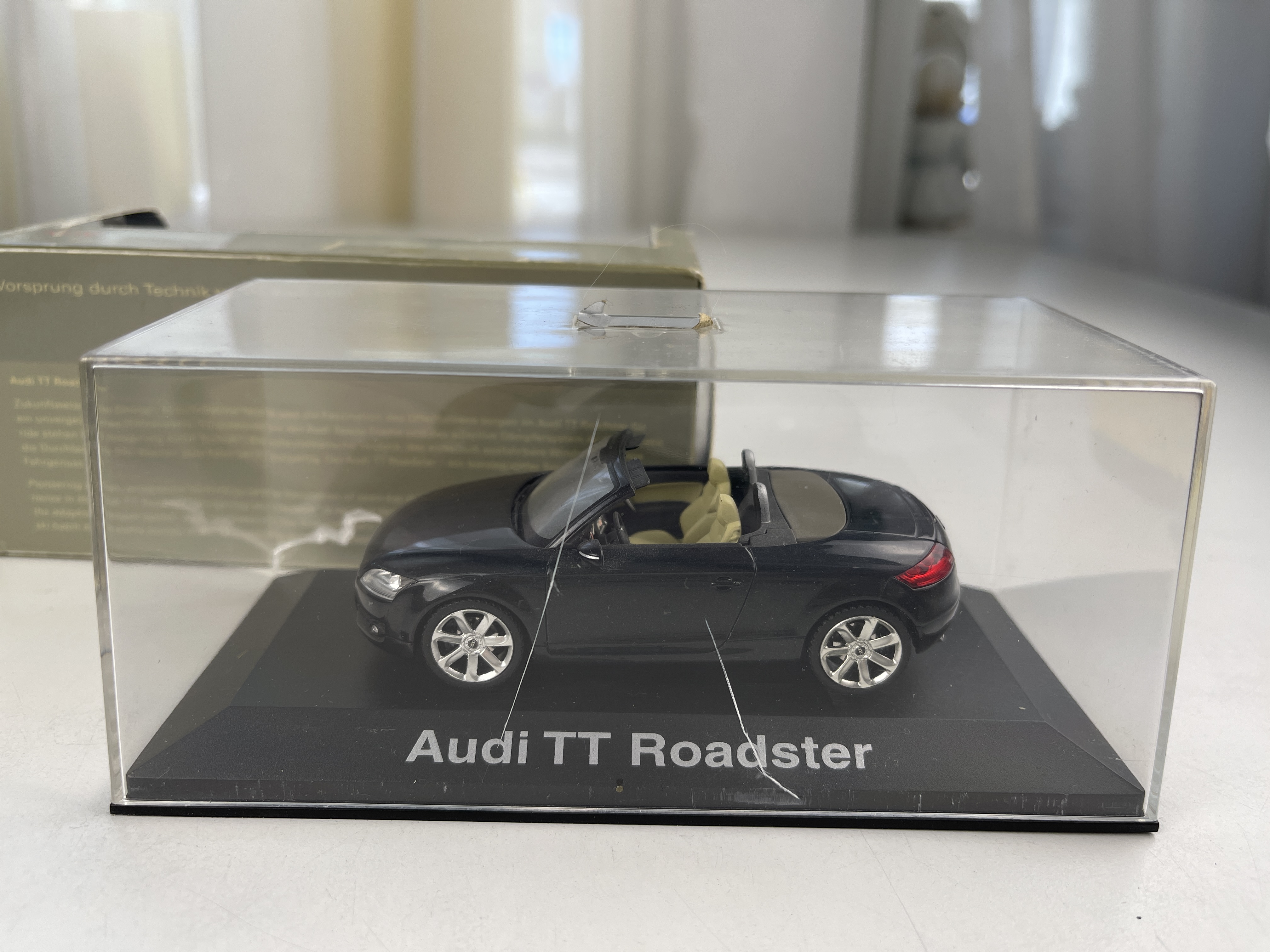 Modellauto Audi TT Roadster - 1:43 - Zustand siehe Fotos 