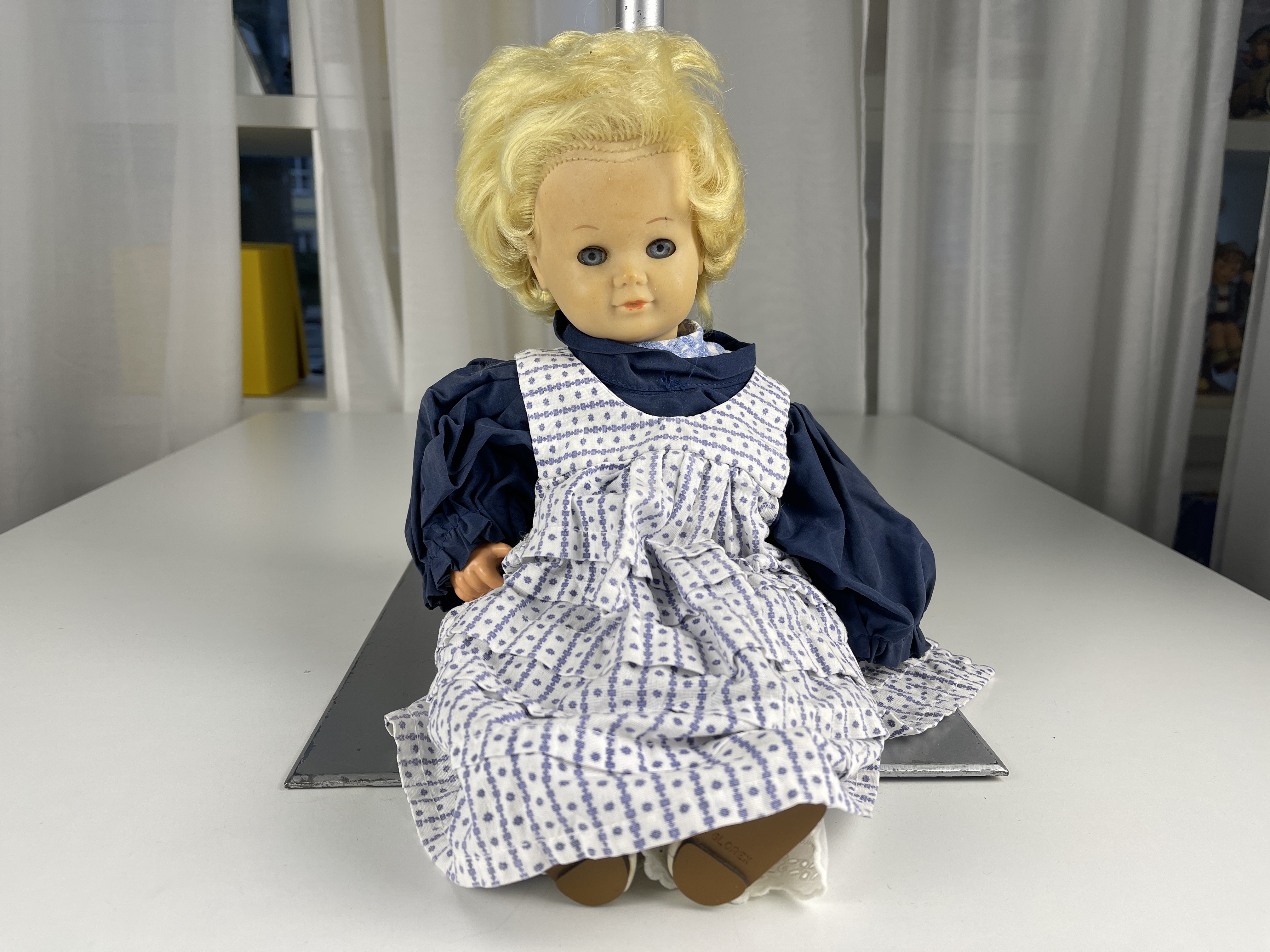 Sammler Puppe Vinyl Puppe 38 cm. Zustand siehe Fotos 