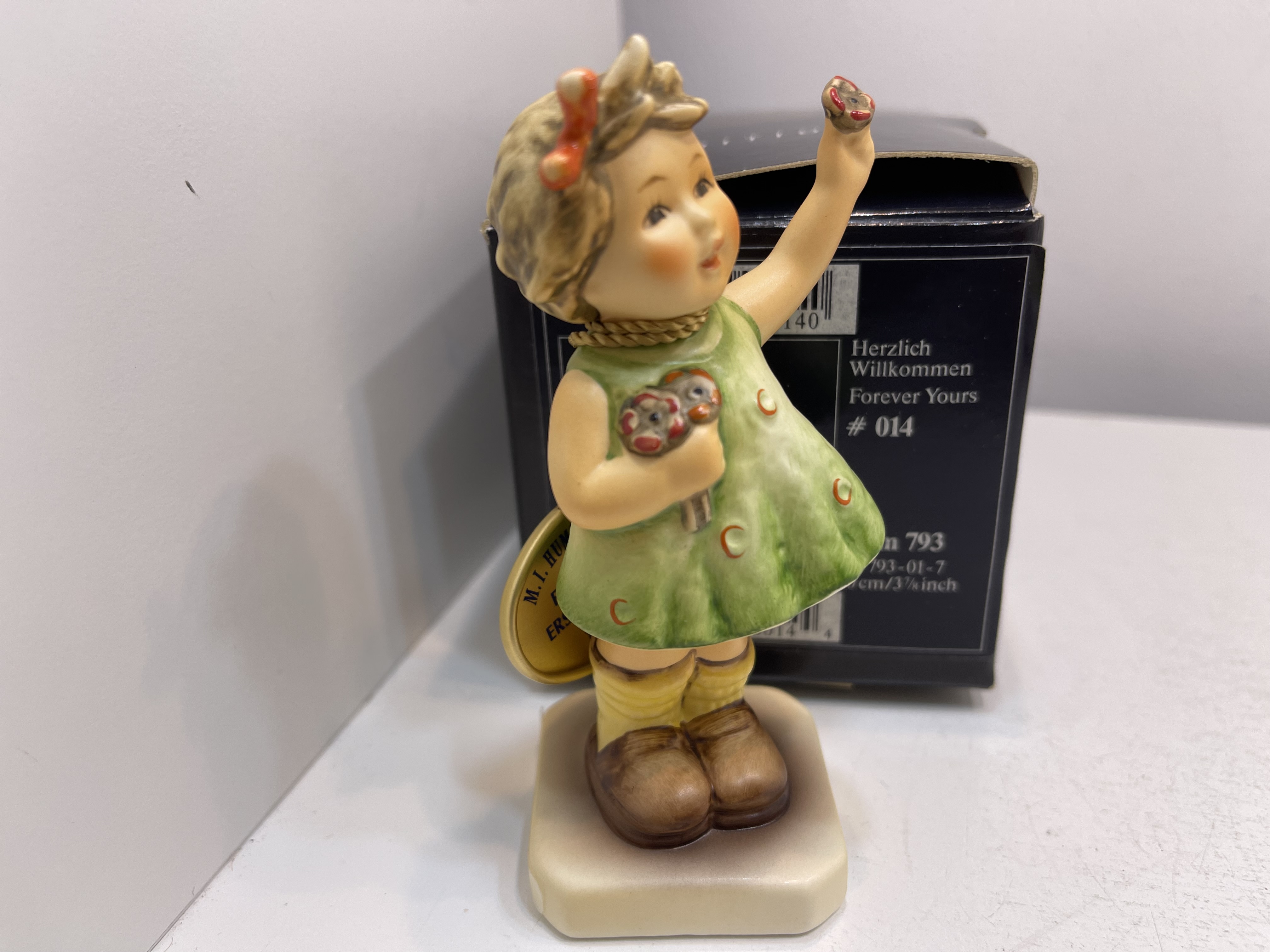 Hummel Figur 793 10 cm. 1 Wahl OVP. Top Zustand Hummel Figur 793 10 cm. 1 Wahl OVP. Top Zustand