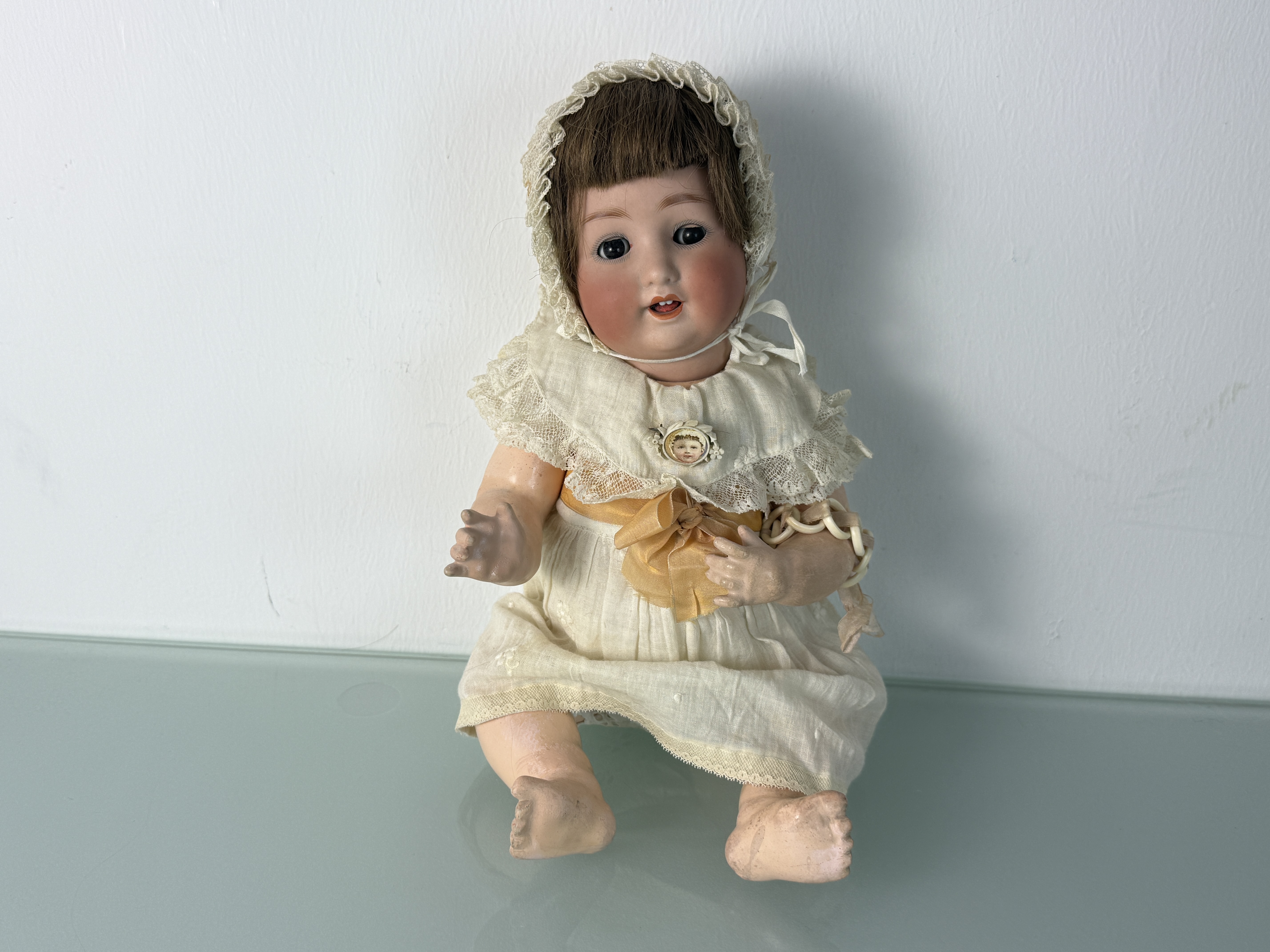 Künstlerpuppe Alte Porzellankopf Puppe 36 cm. Zustand Siehe Foto 