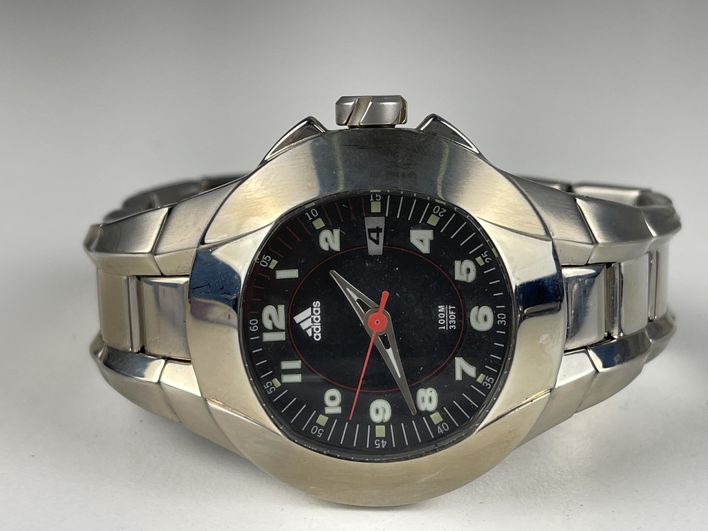 ADIDAS Herren Armbanduhr Quartz Zustand siehe Fotos 