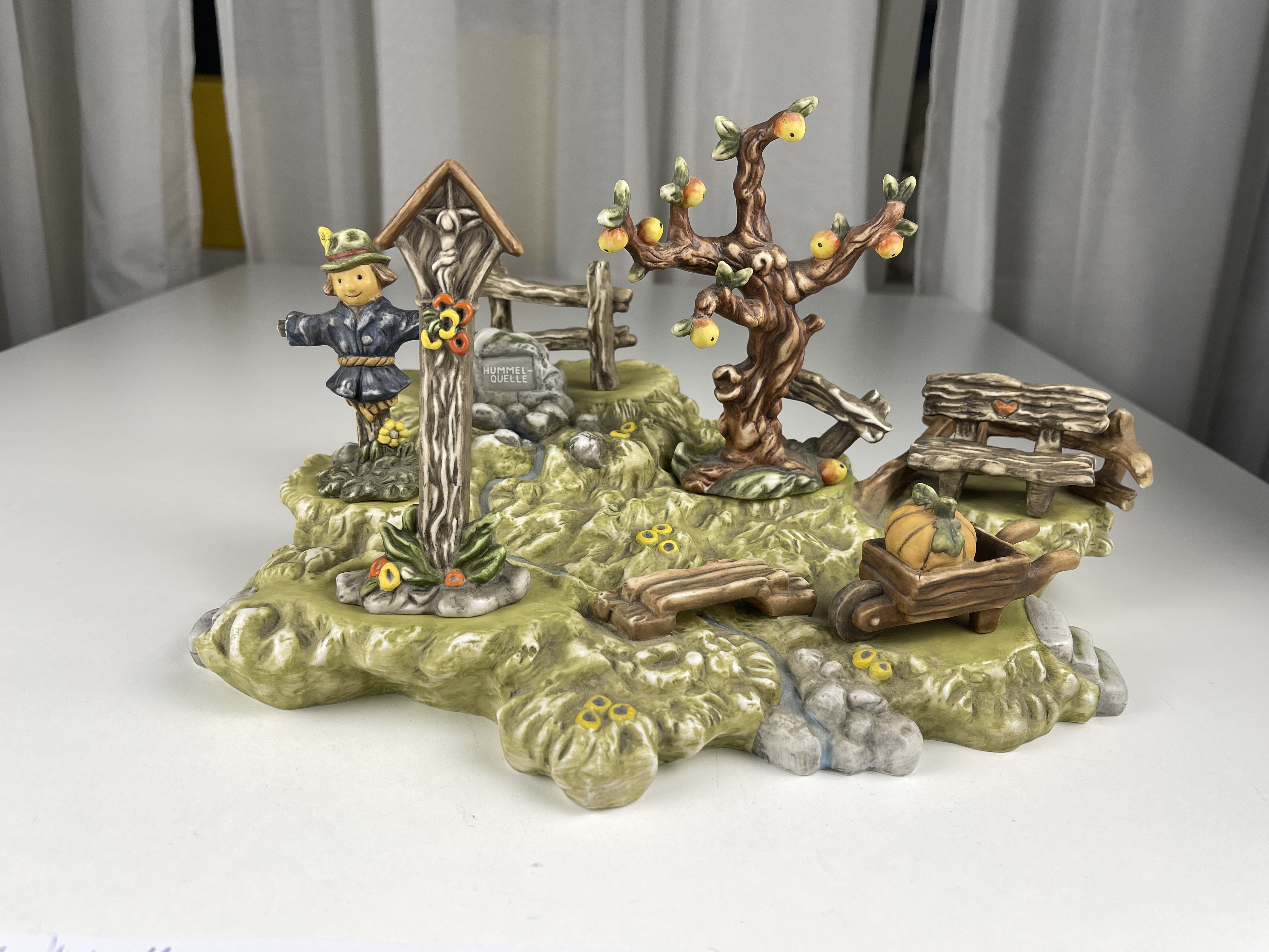  Hummel Goebel Figur Landschaft 33 x 22 cm. 1 Wahl. Top Zustand.  