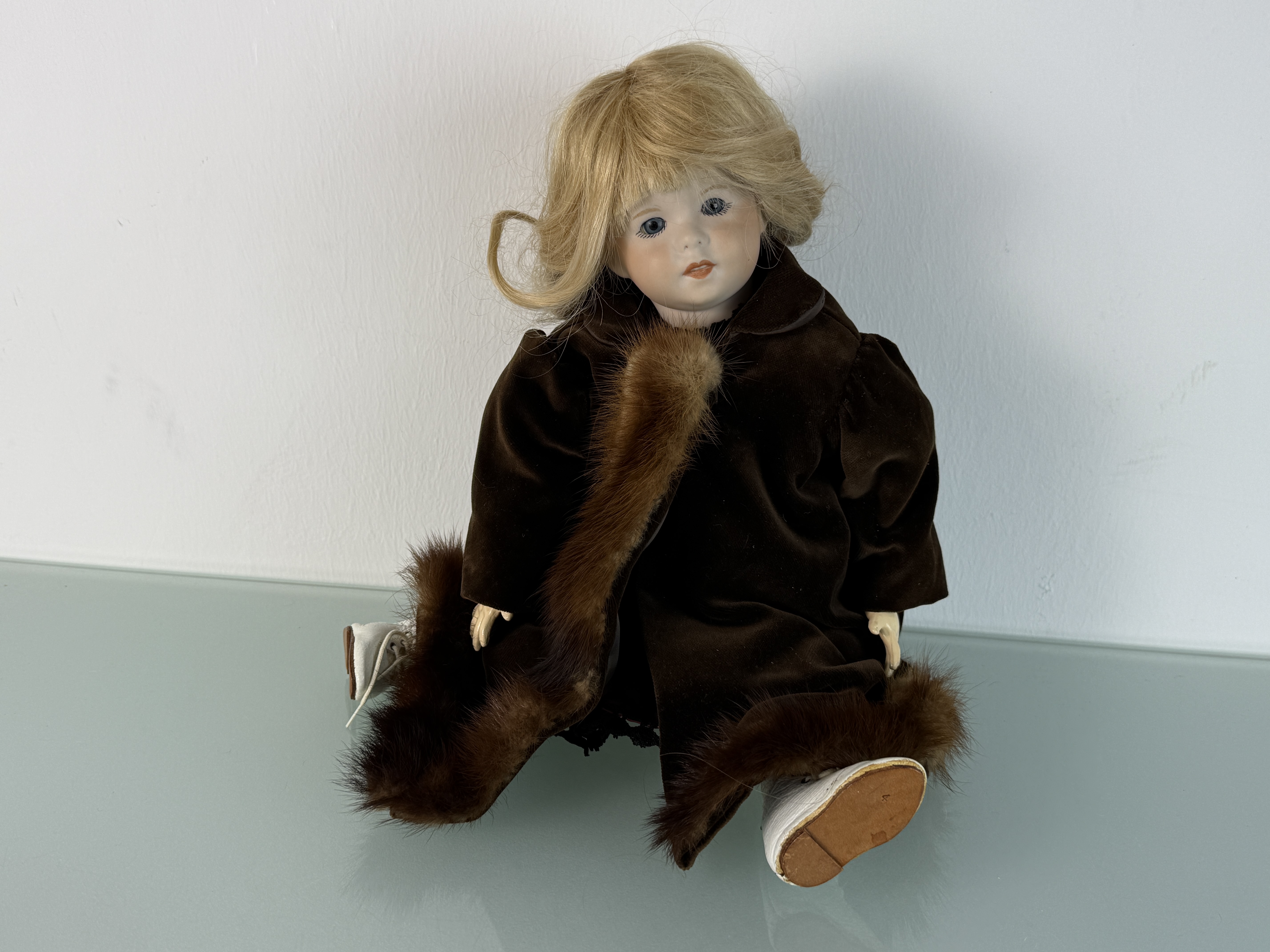 Künstlerpuppe Puppe Porzellankopf 45 cm Zustand siehe Fotos 