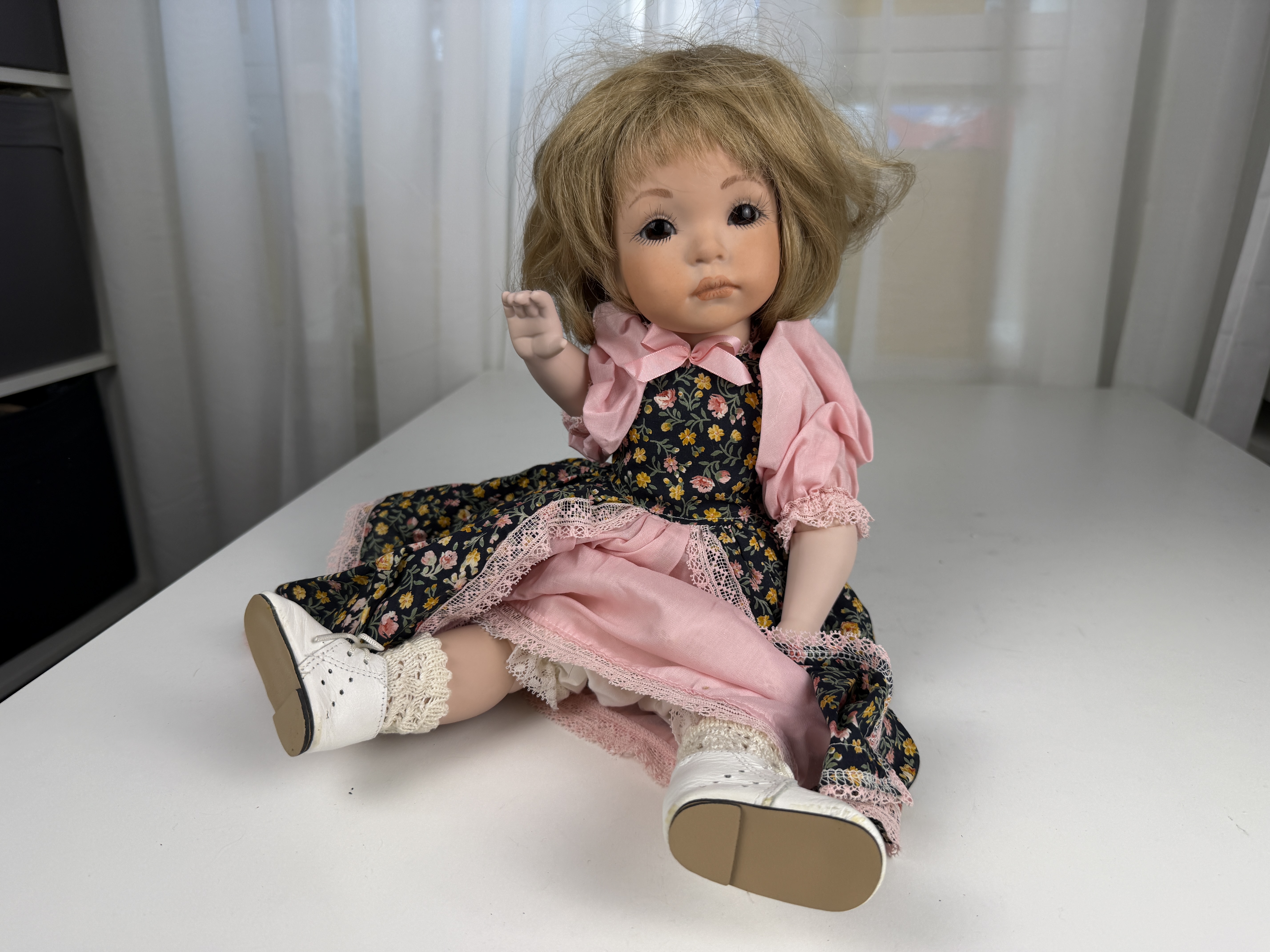 Künstlerpuppe Porzellankopfpuppe 42 cm Top Zustand siehe Bilder 