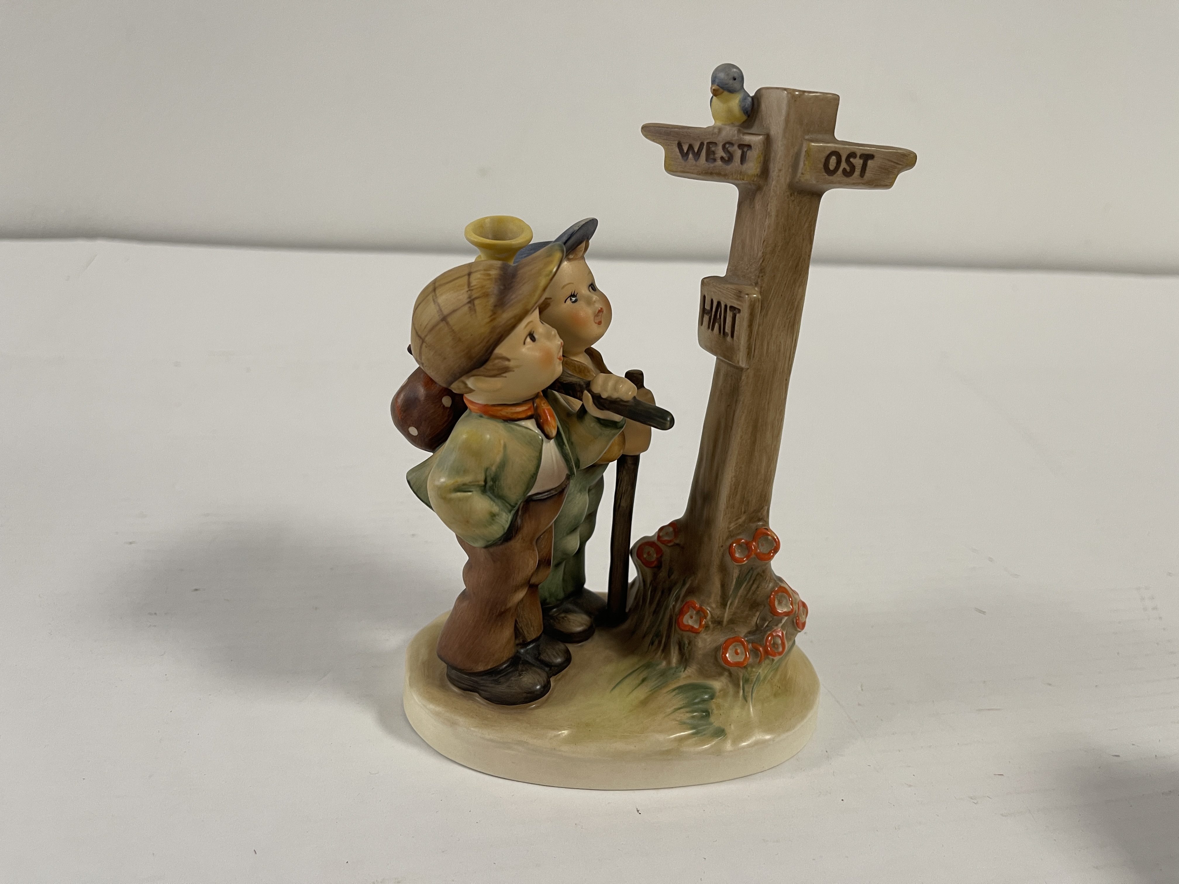 Hummel Figur 331 Am Scheideweg 17 cm. 1 Wahl. Top Zustand   