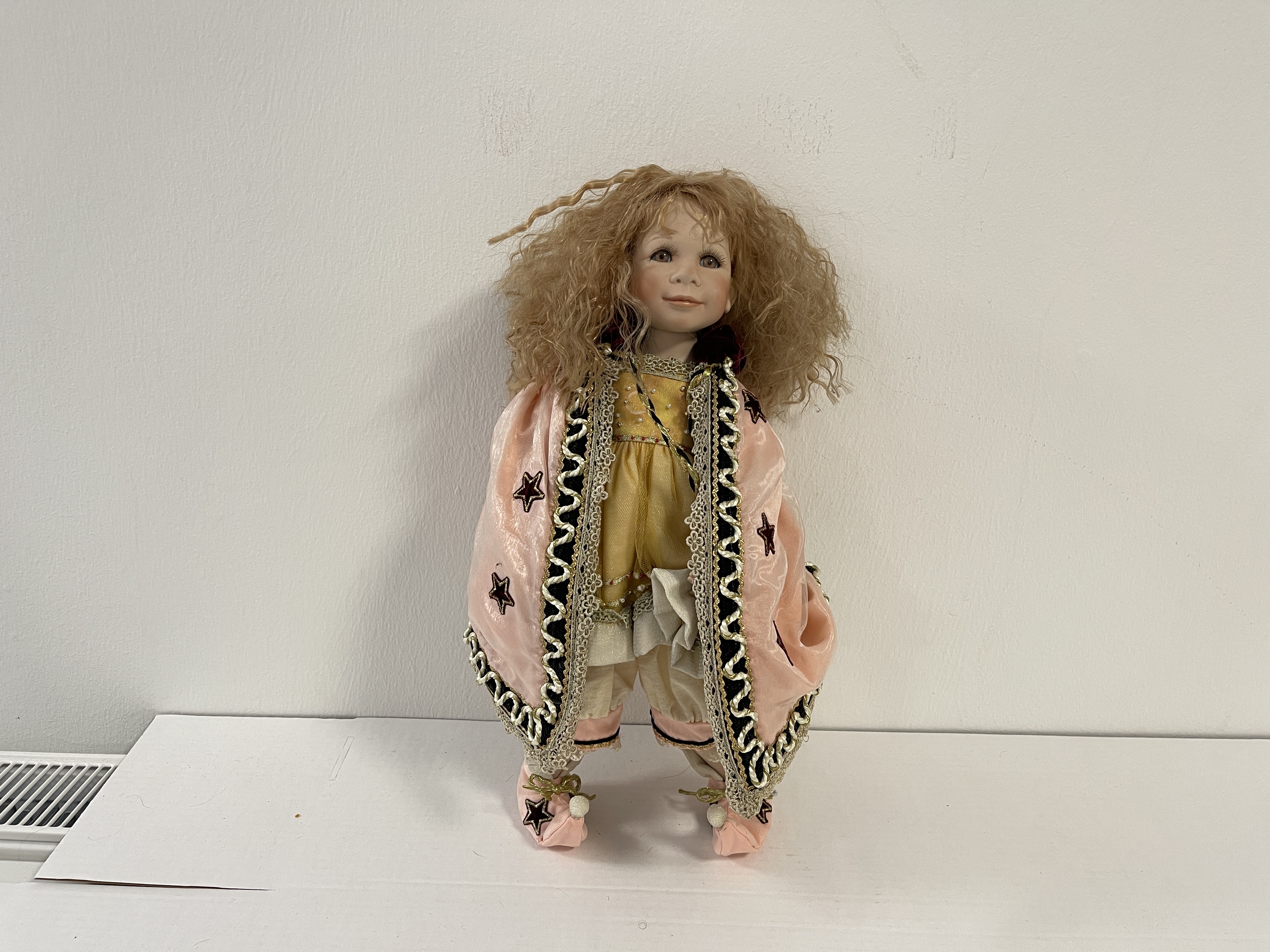 Sammler Porzellan Puppe 45 cm. Zustand siehe Fotos 