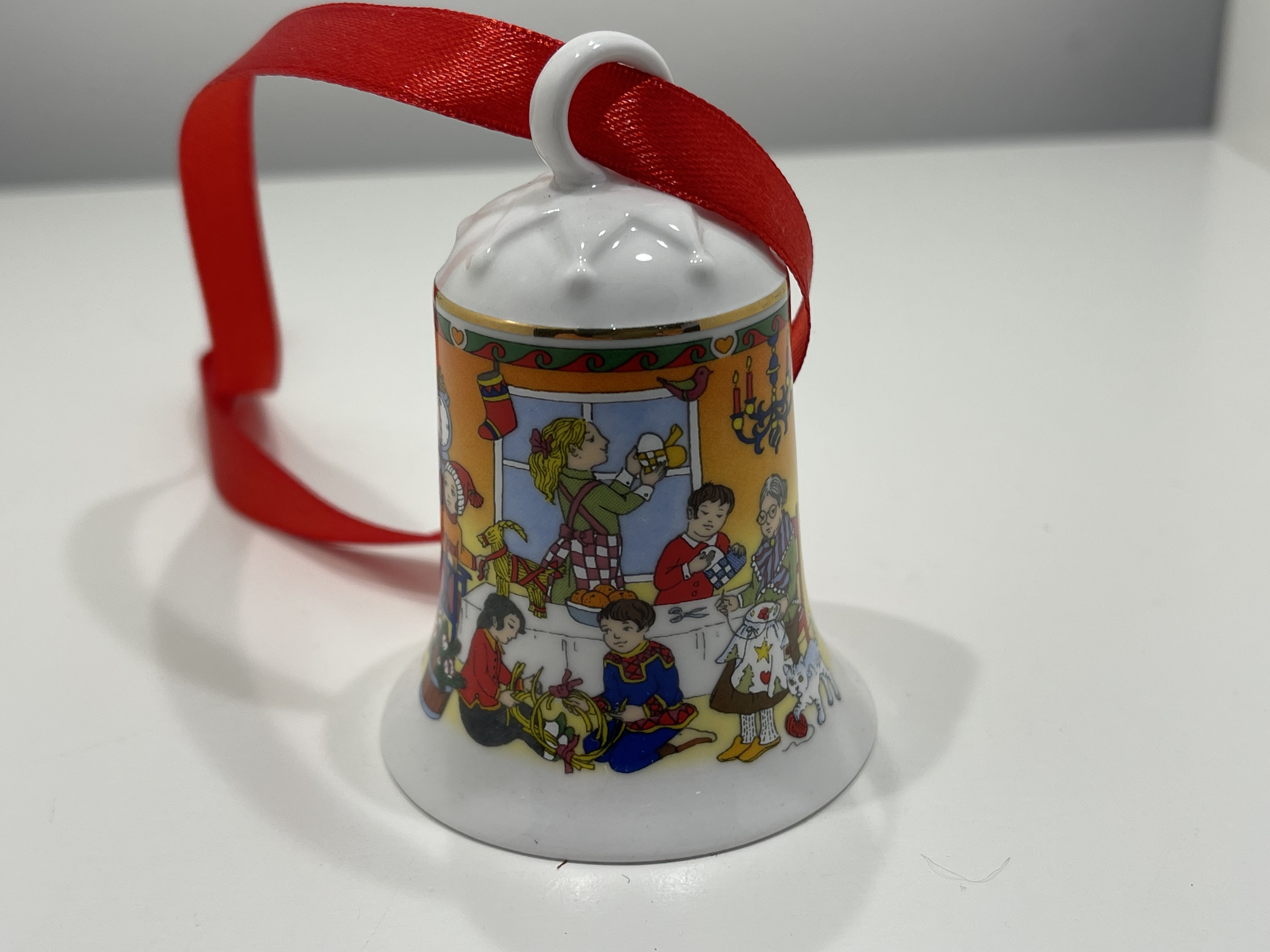  Hutschenreuther 2011 Weihnachtsglocke  7 cm. Top Zustand.  