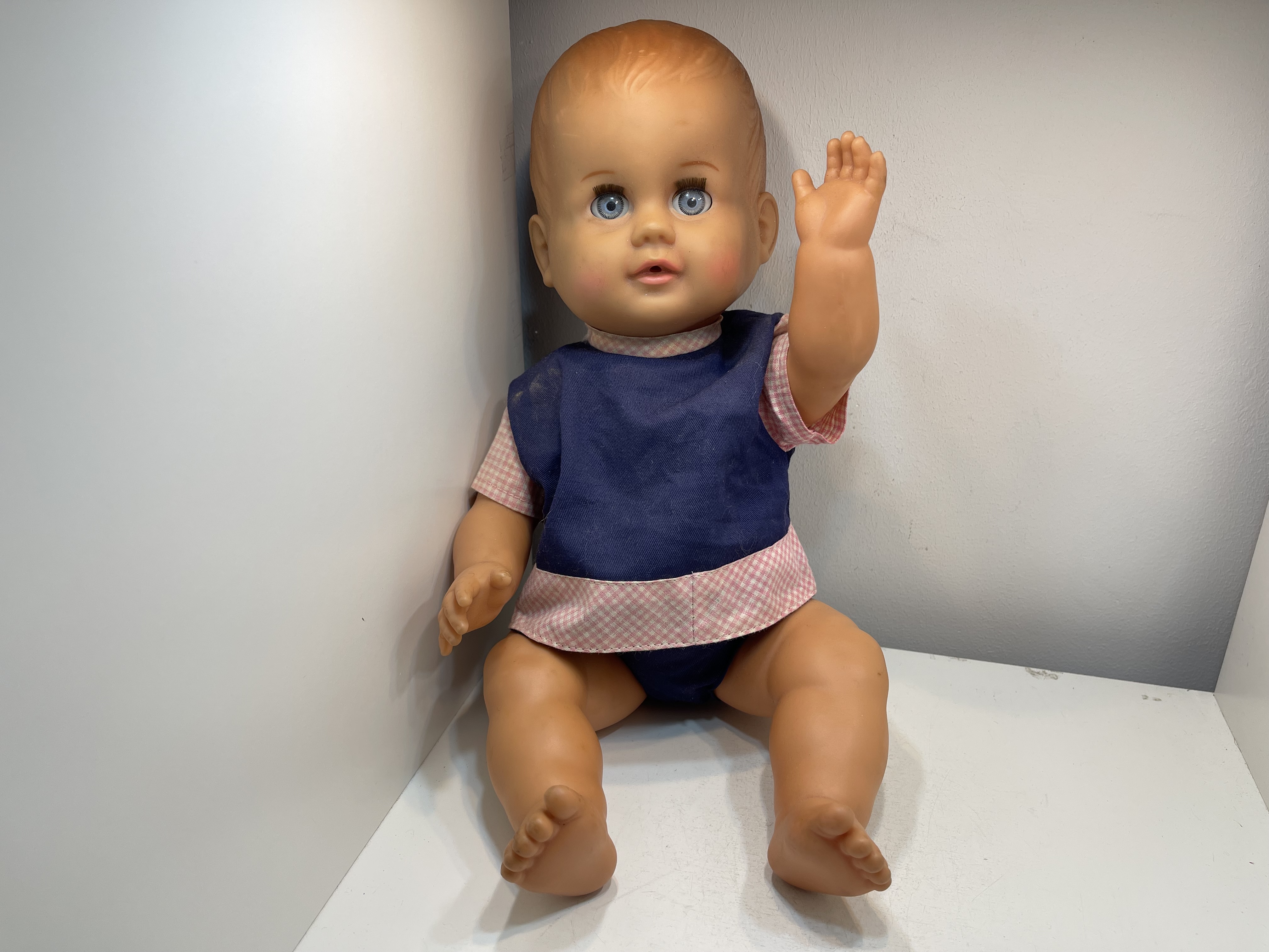 Schildkröt Puppe Vinyl 42 cm leicht schmutzig