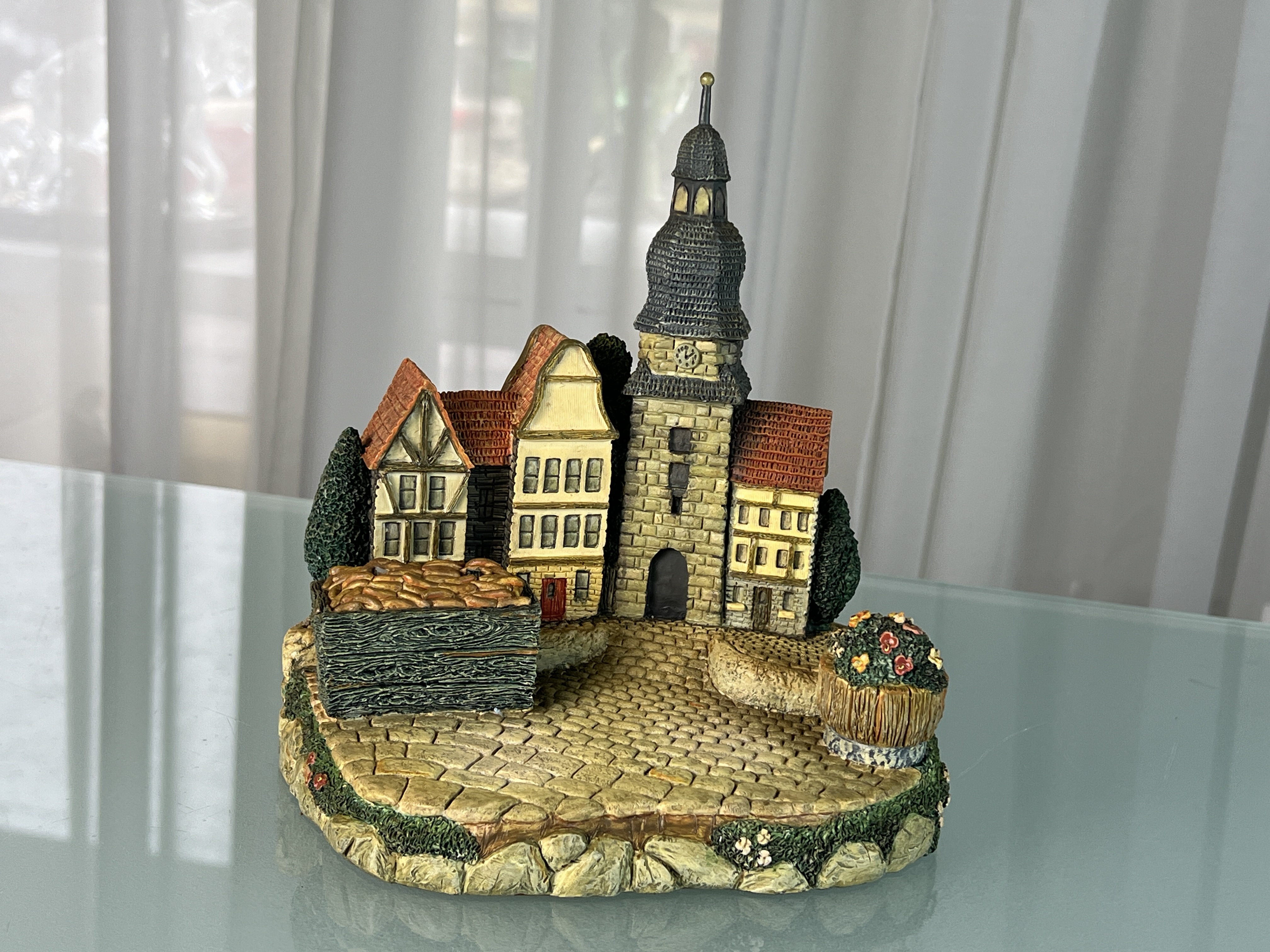Goebel Figur Display Podest Landschaft  19 cm. 1 Wahl Top Zustand   