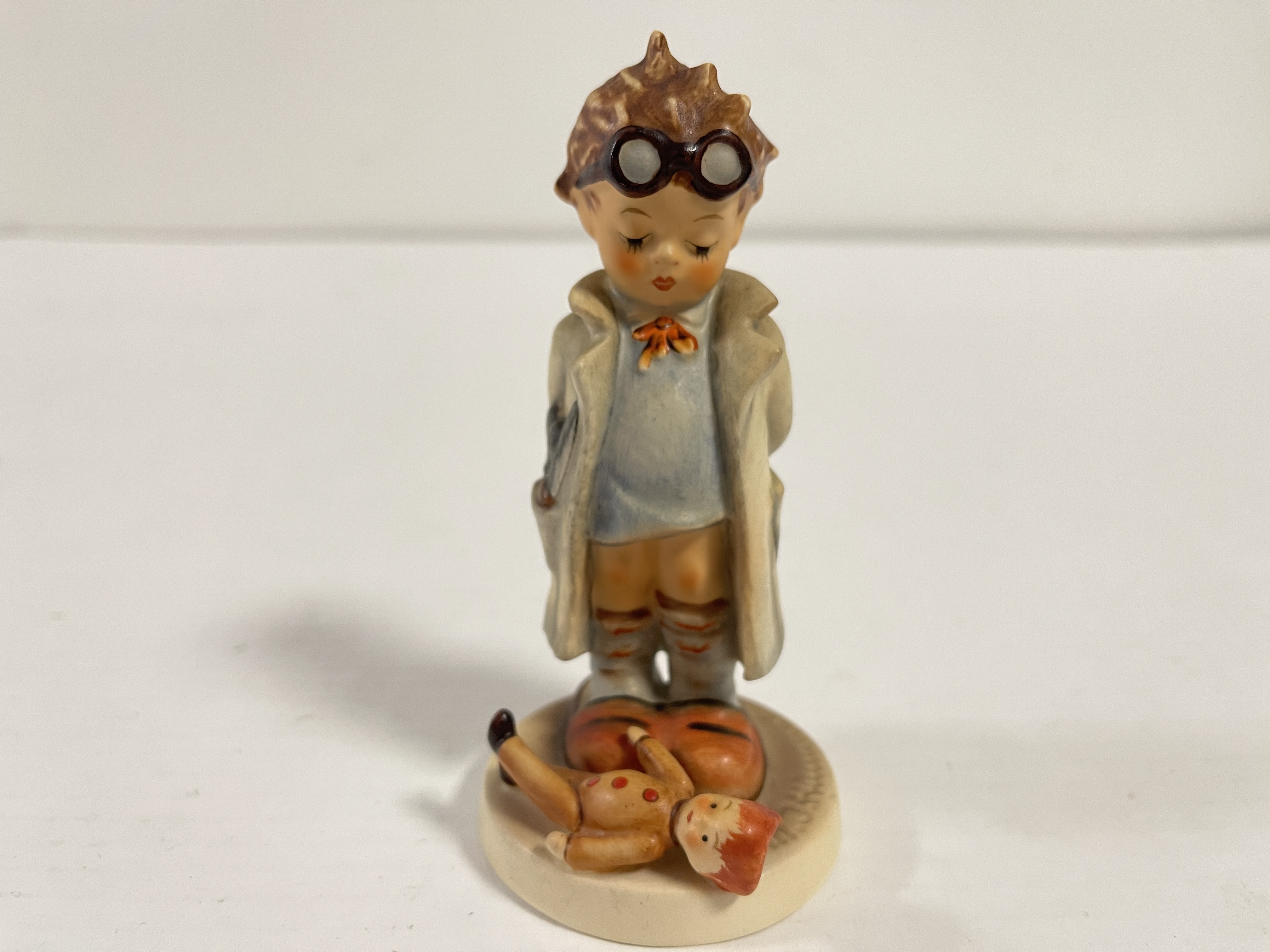 Hummel Figur 127 Puppendoktor 13 cm. 2 Wahl. Top Zustand  