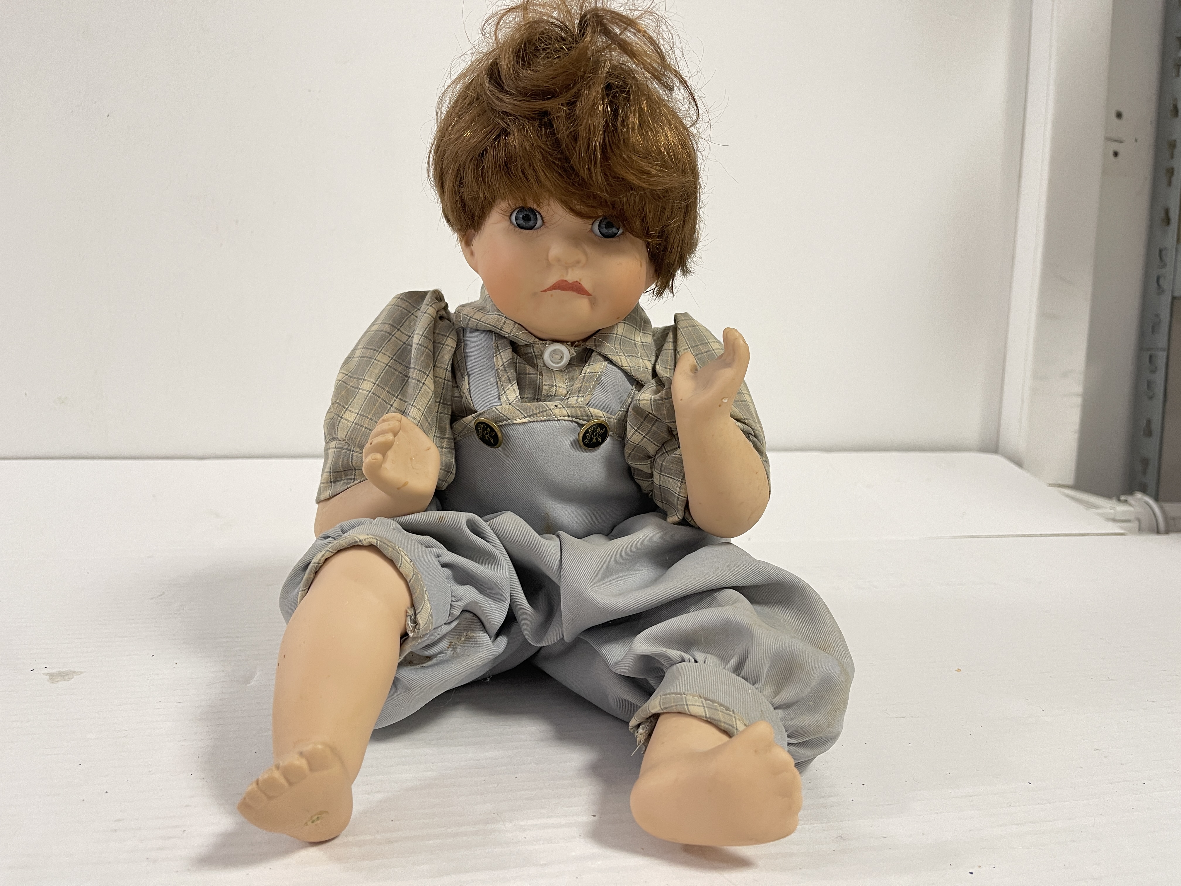 Künstlerpuppe Porzellan Puppe 26 cm Zustand siehe Fotos  
