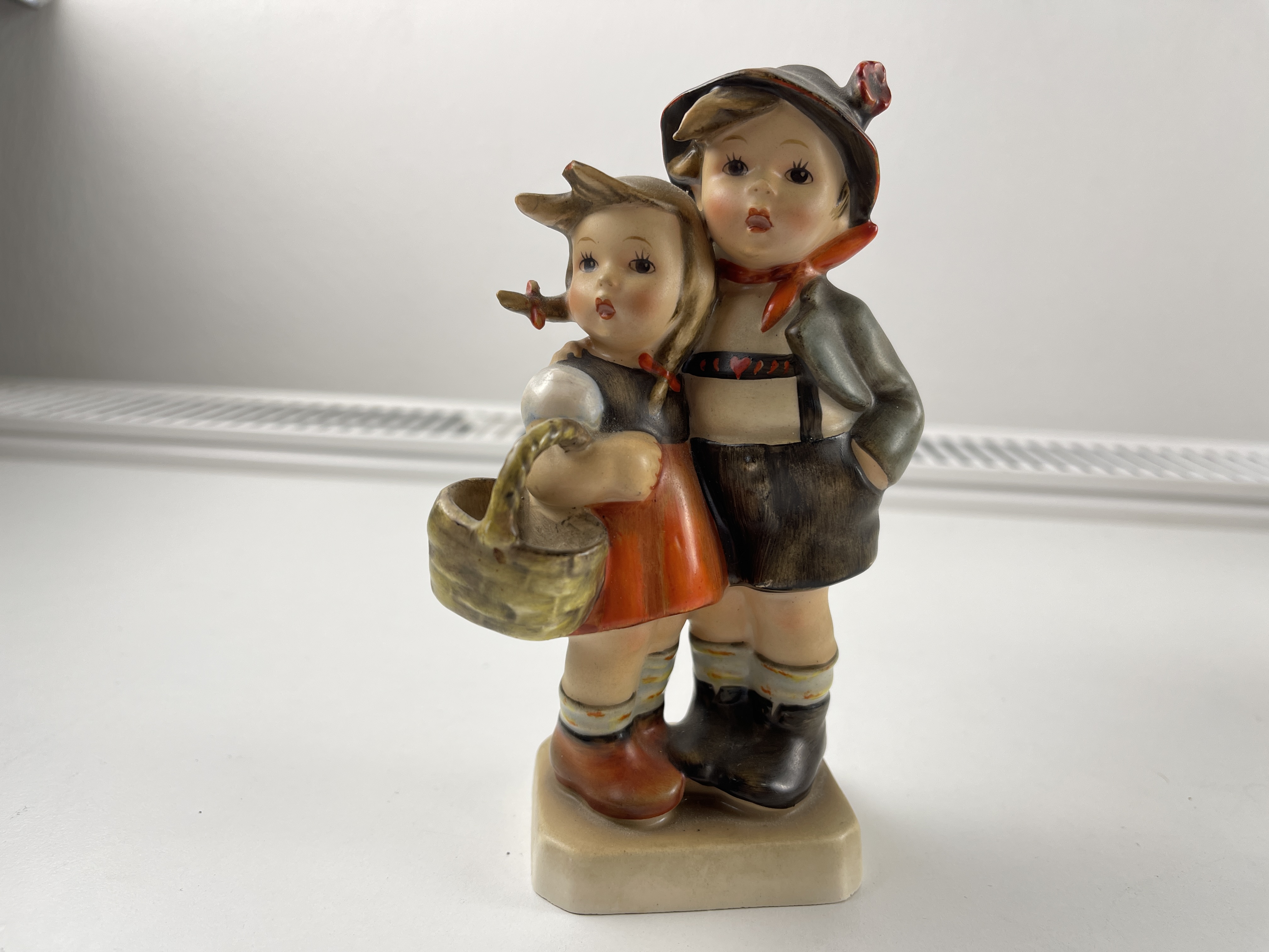 Hummel Figur 94 Hänsel und Gretel 14 cm. 1 Wahl, Doppelkrone Zustand siehe Fotos