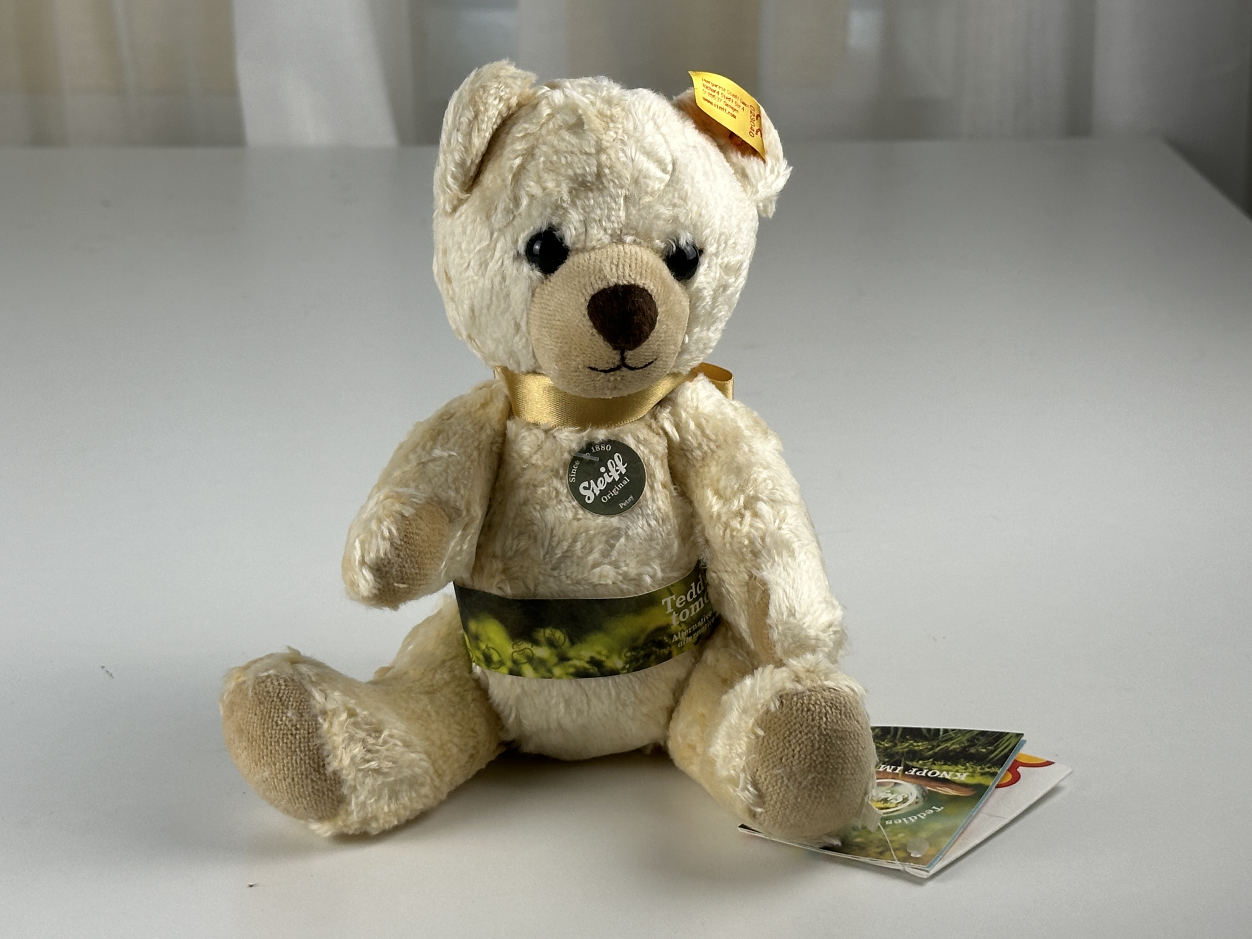Steiff Tier 023040 Teddybär Petsy 24 cm. Unbenutzt
