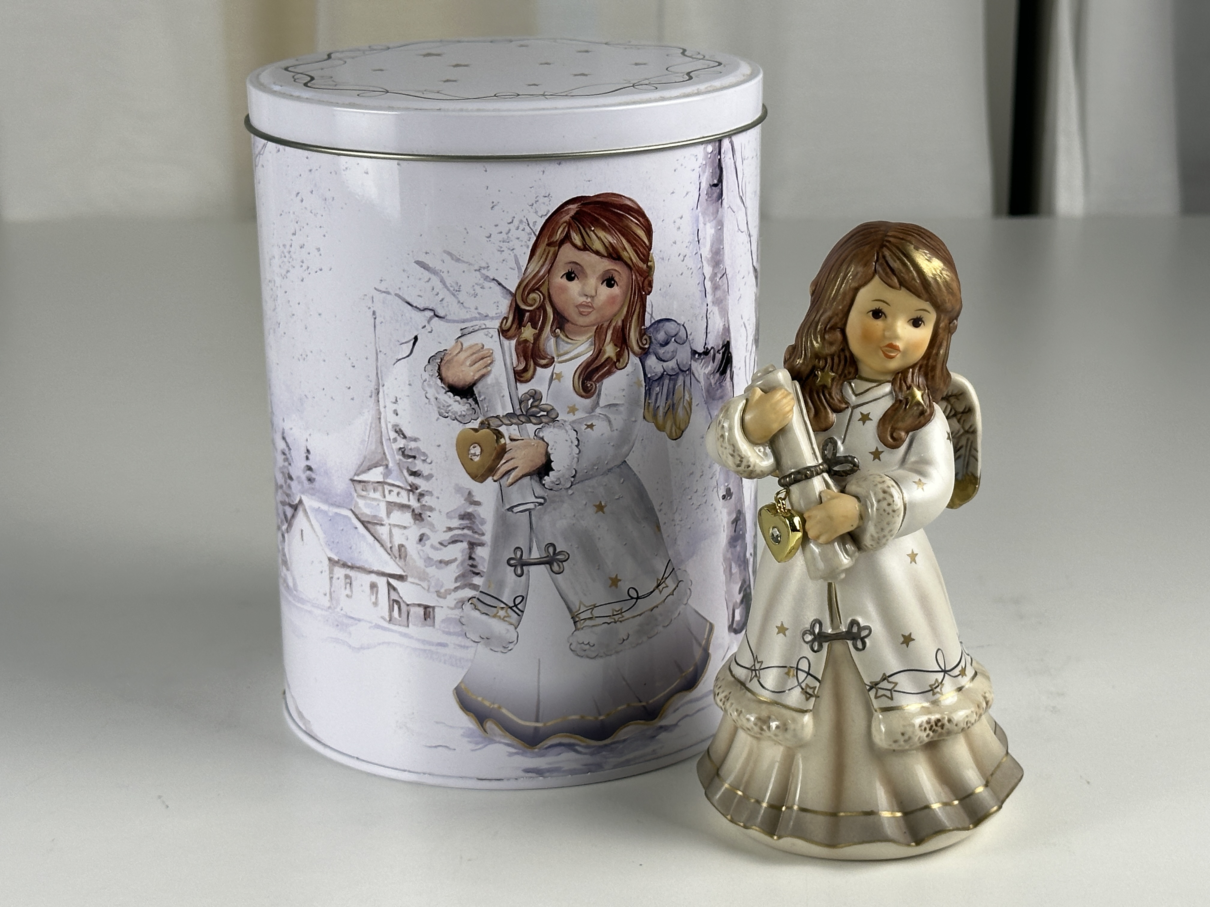 Goebel Figur Jahresengel 2018 Engel 15,5 cm.- 1 Wahl. Top Zustand