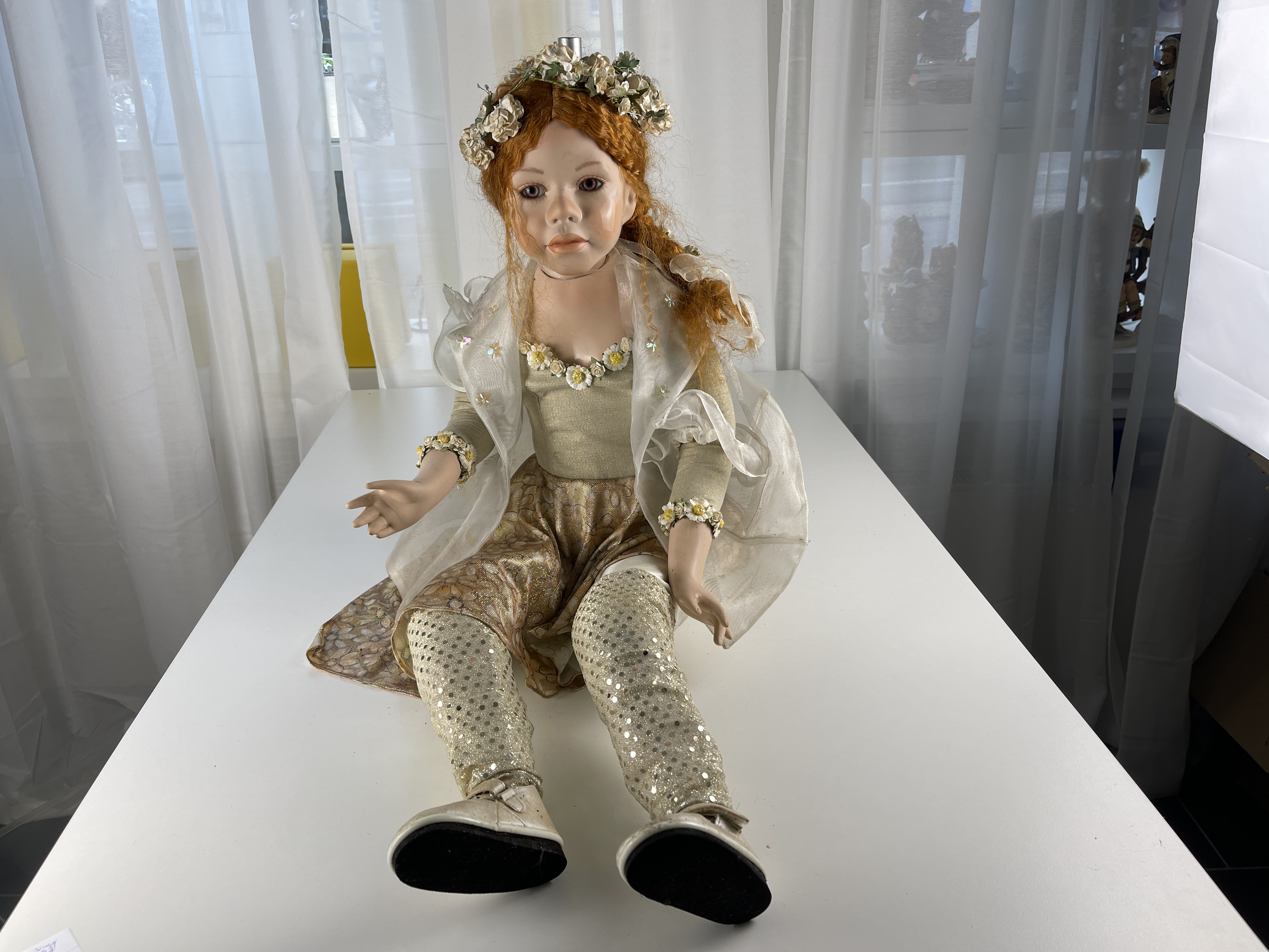 Porzellan Künstlerpuppe Puppe 48 x 48 cm. Schmutzig  