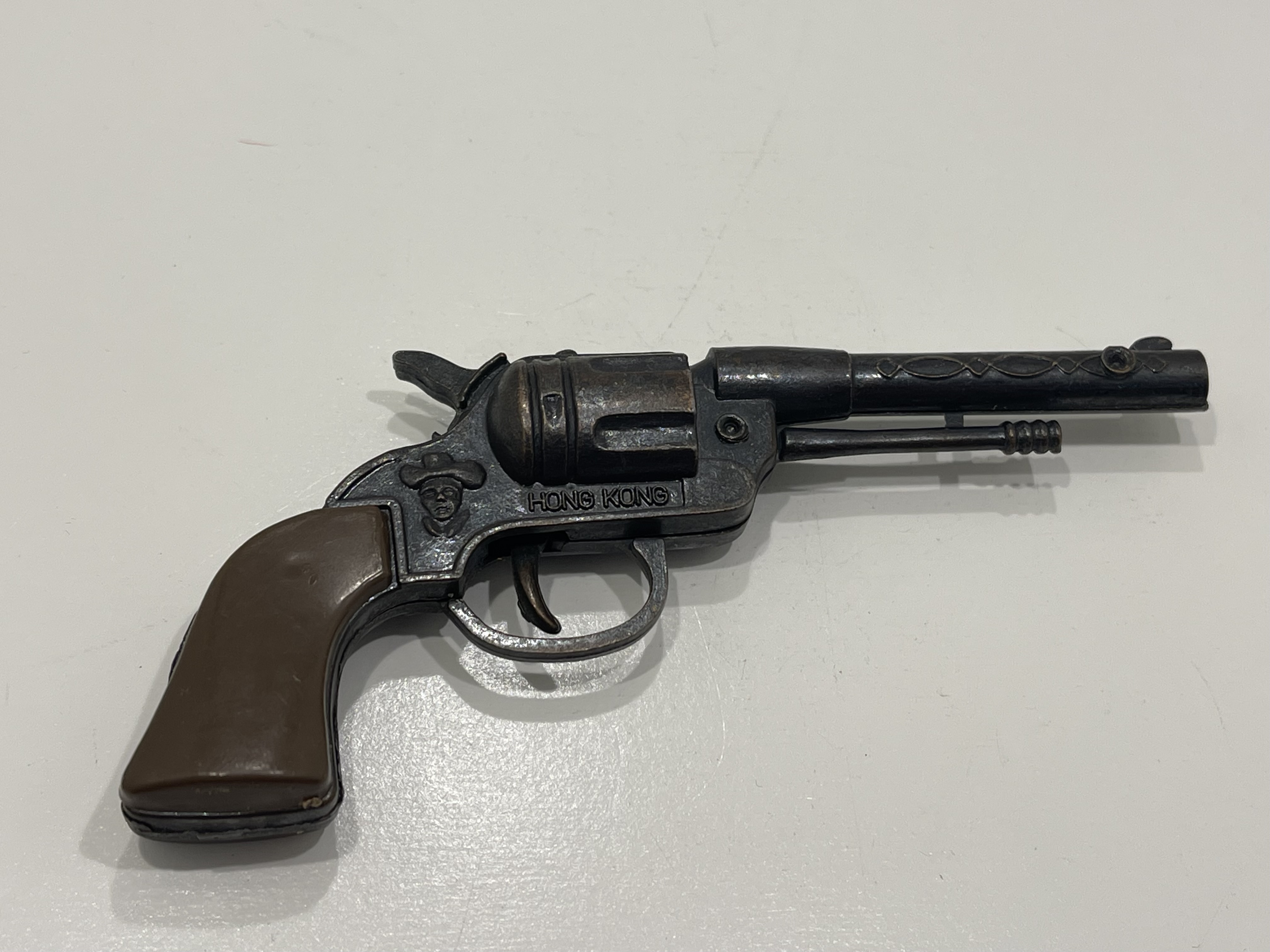 Figur Retro Vintage Revolver 6 x 11 cm. Top Zustand  