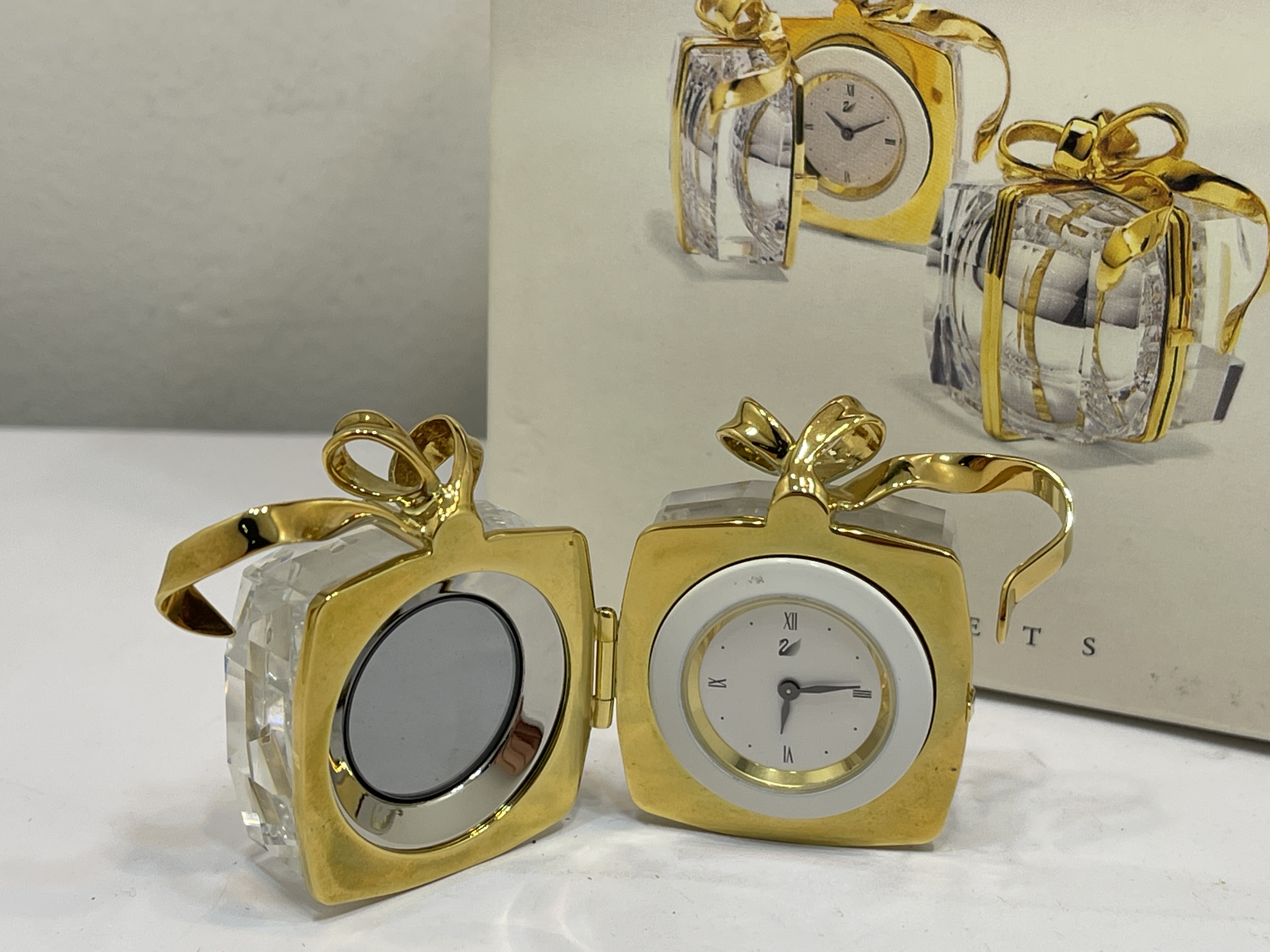 Swarovski Figur 210822 Crystal Memories Geschenk Uhr 4,5 cm + OPV & Zertifikat . Top Zustand