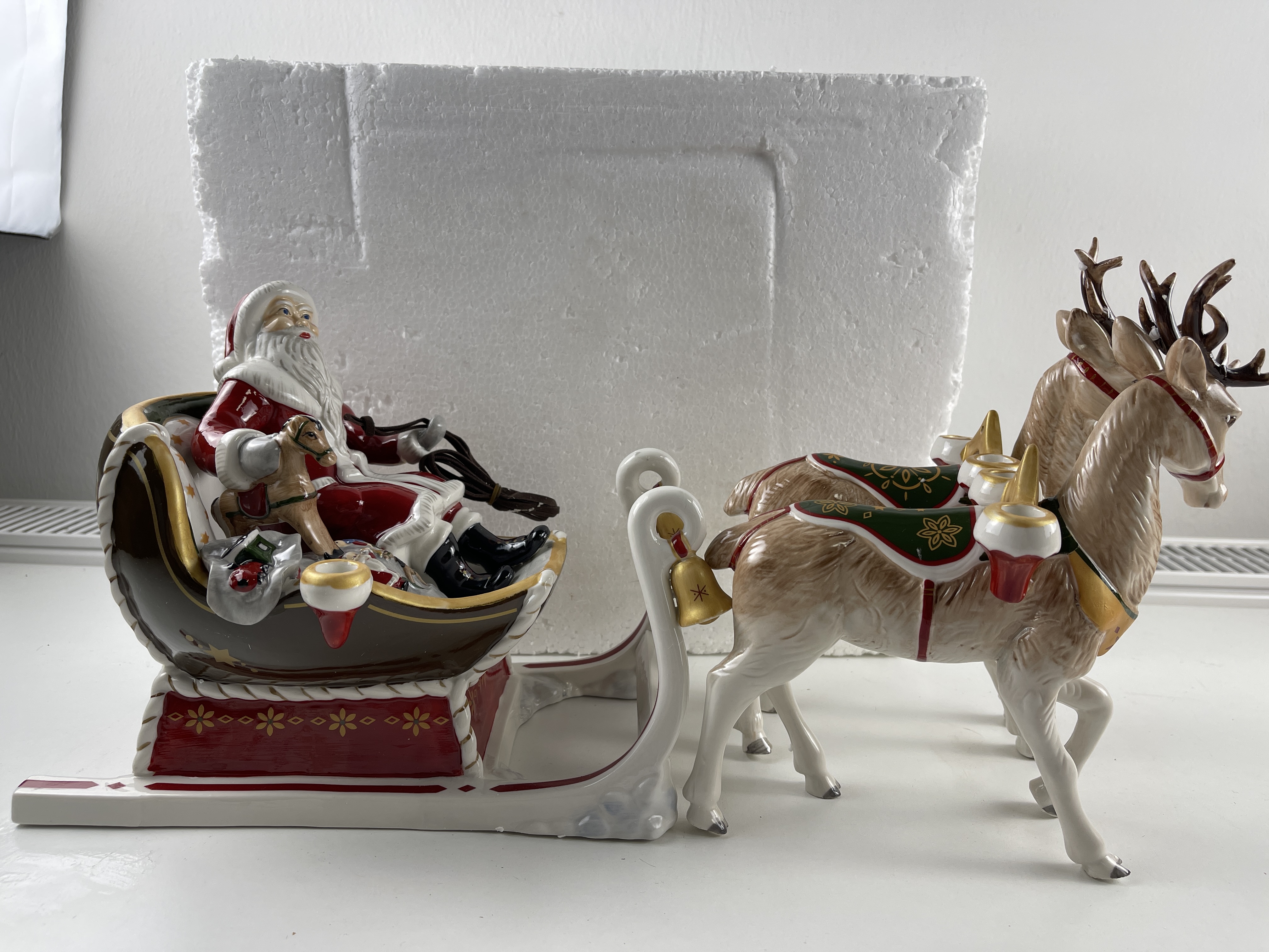 Villeroy & Boch Porzellan Weihnachtsmannschlitten gesamt ca. 40 x 21 cm - Guter Zustand 