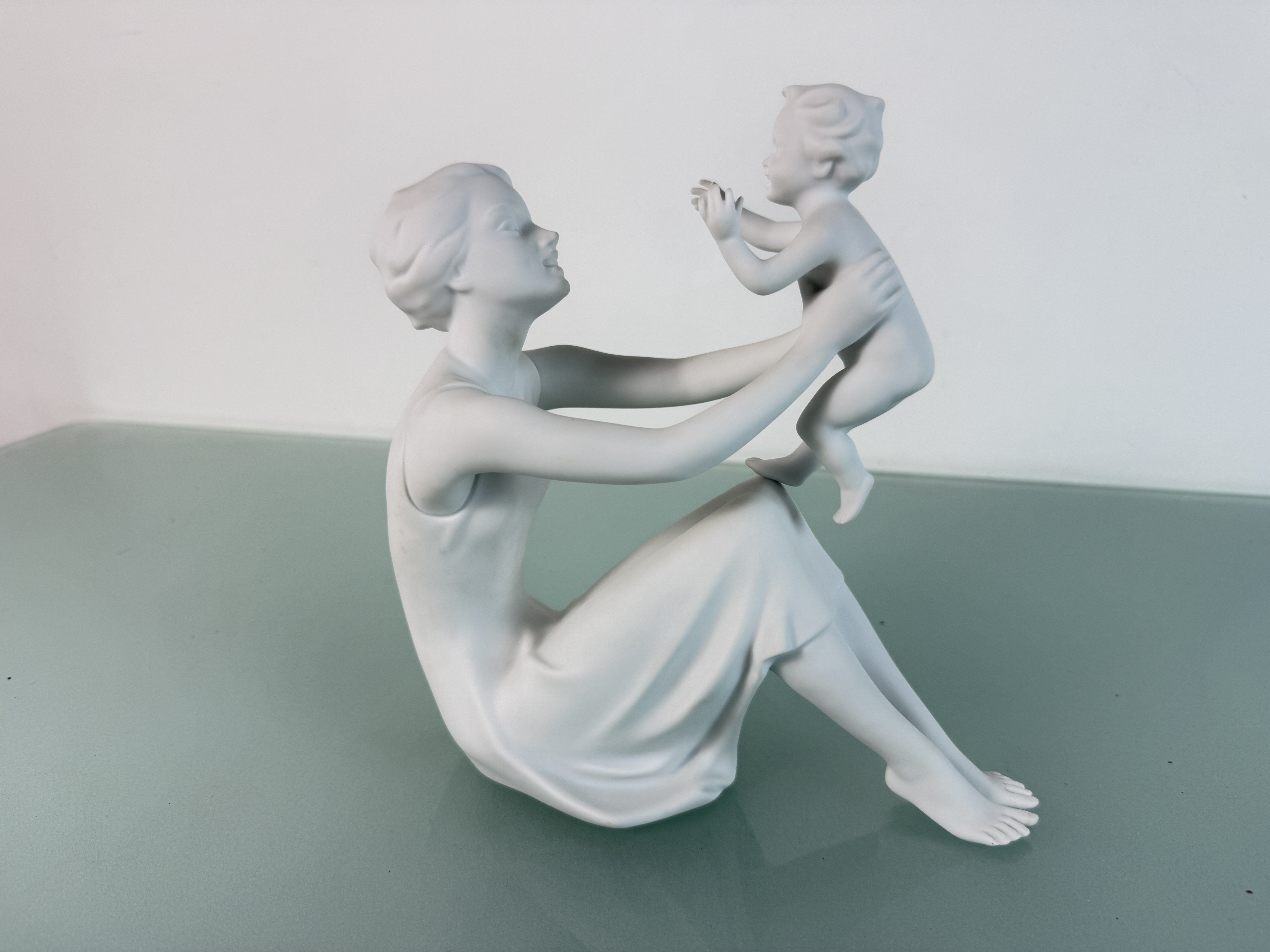 Kaiser Porzellan Figur Mutter mit Kind 22 cm 1 Wahl Top Zustand    Kaiser Porzellan Figur Mutter mit Kind 22 cm 1 Wahl Top Zustand