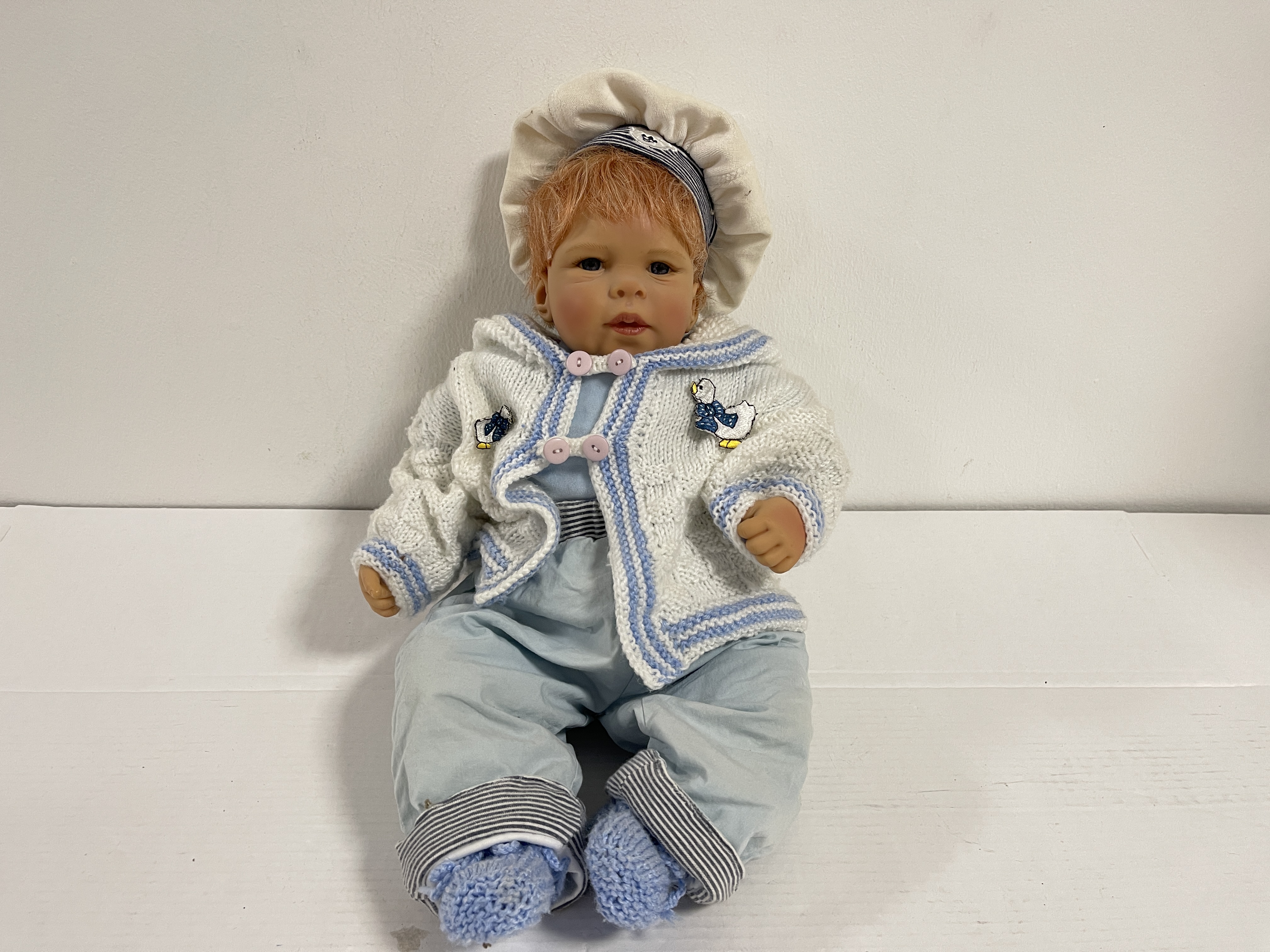 Künstlerpuppe Sammlerpuppe Vinyl Puppe 46 cm  Zustand siehe Fotos   