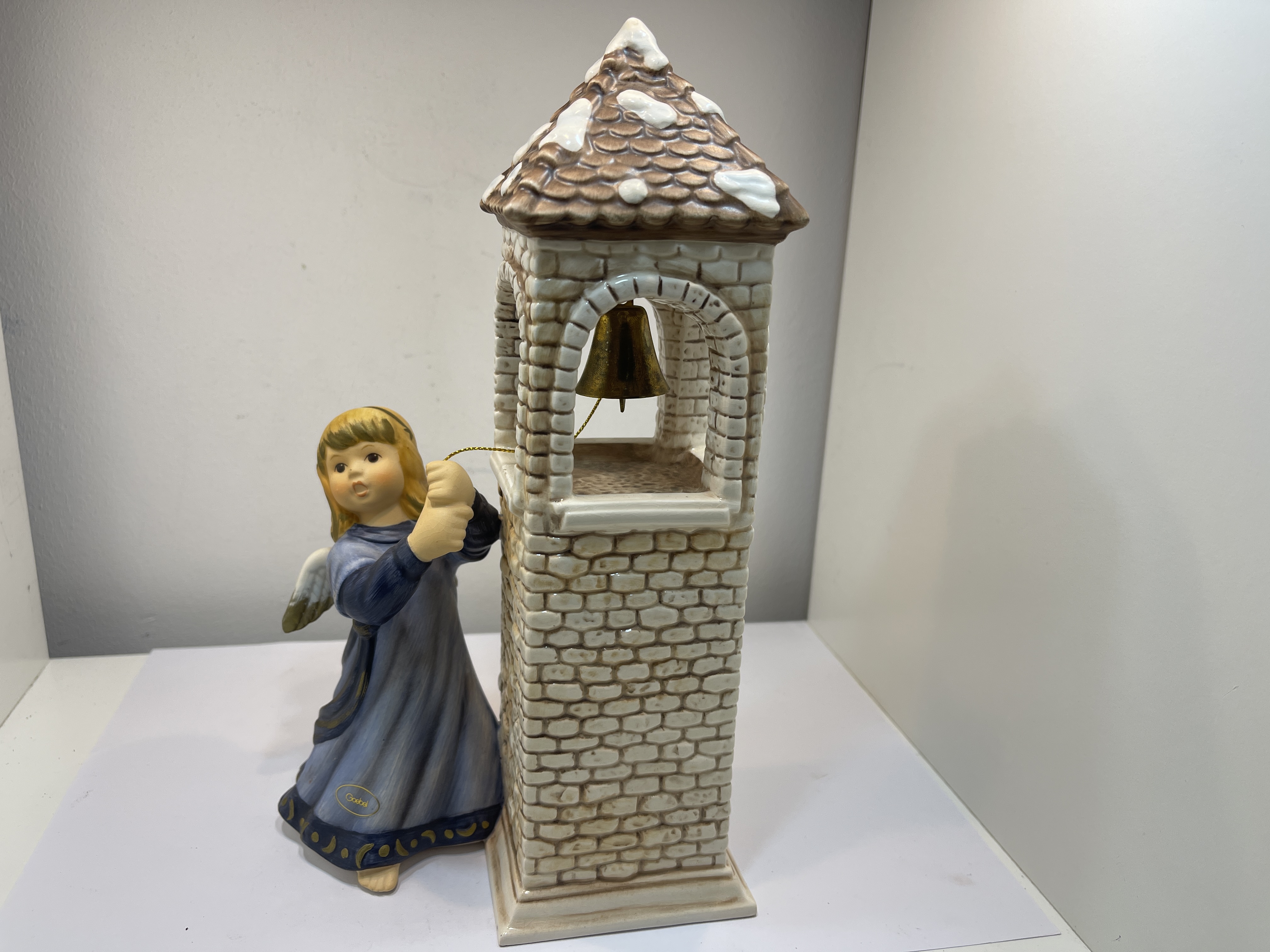 Goebel Figur  44-020 Engel mit Glockenturm 25 cm. 1 Wahl. Top Zustand 