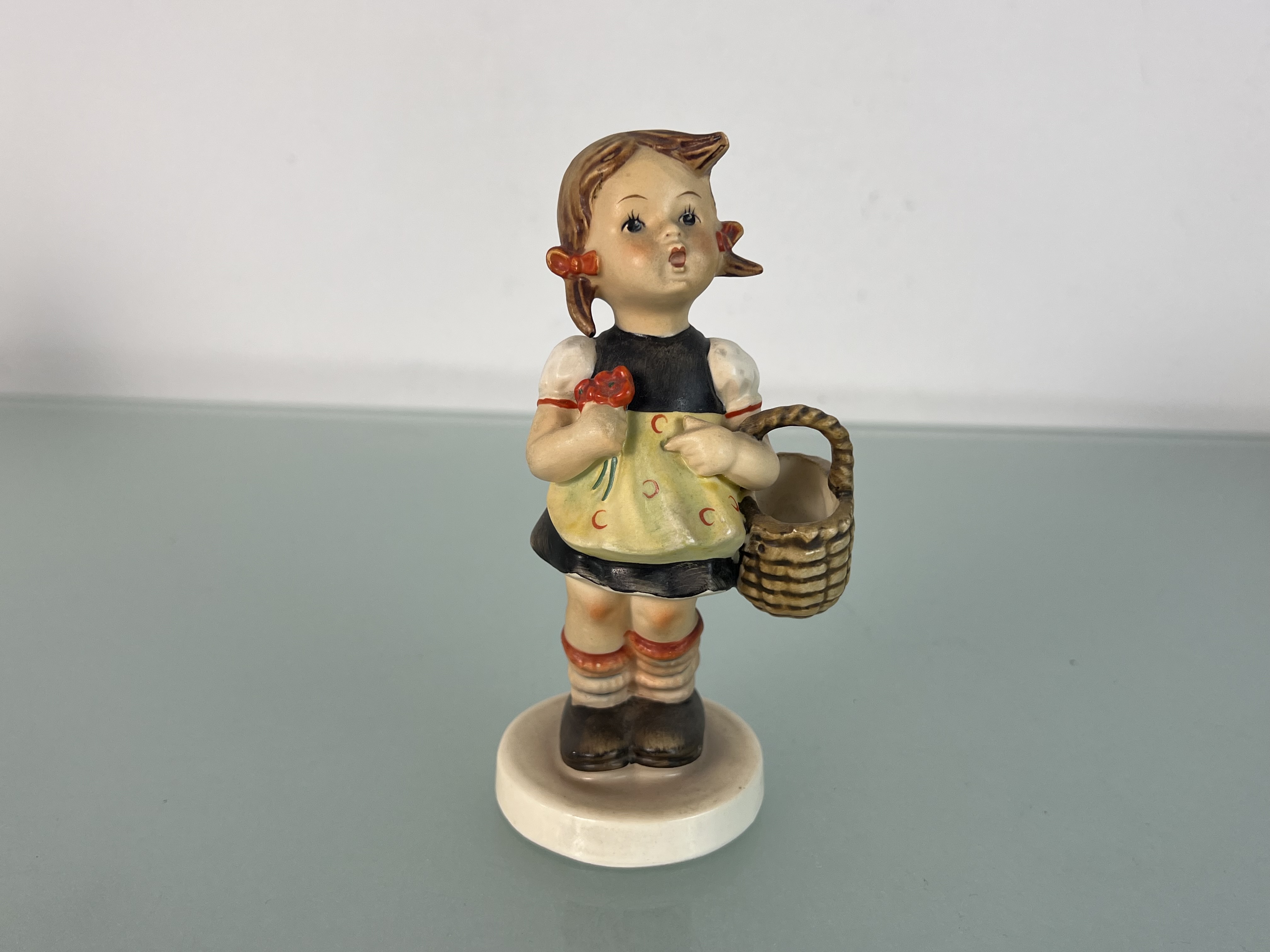 Hummel Figur 98/0 Der erste Einkauf 14,3 cm. 1 Wahl. Top Zustand    