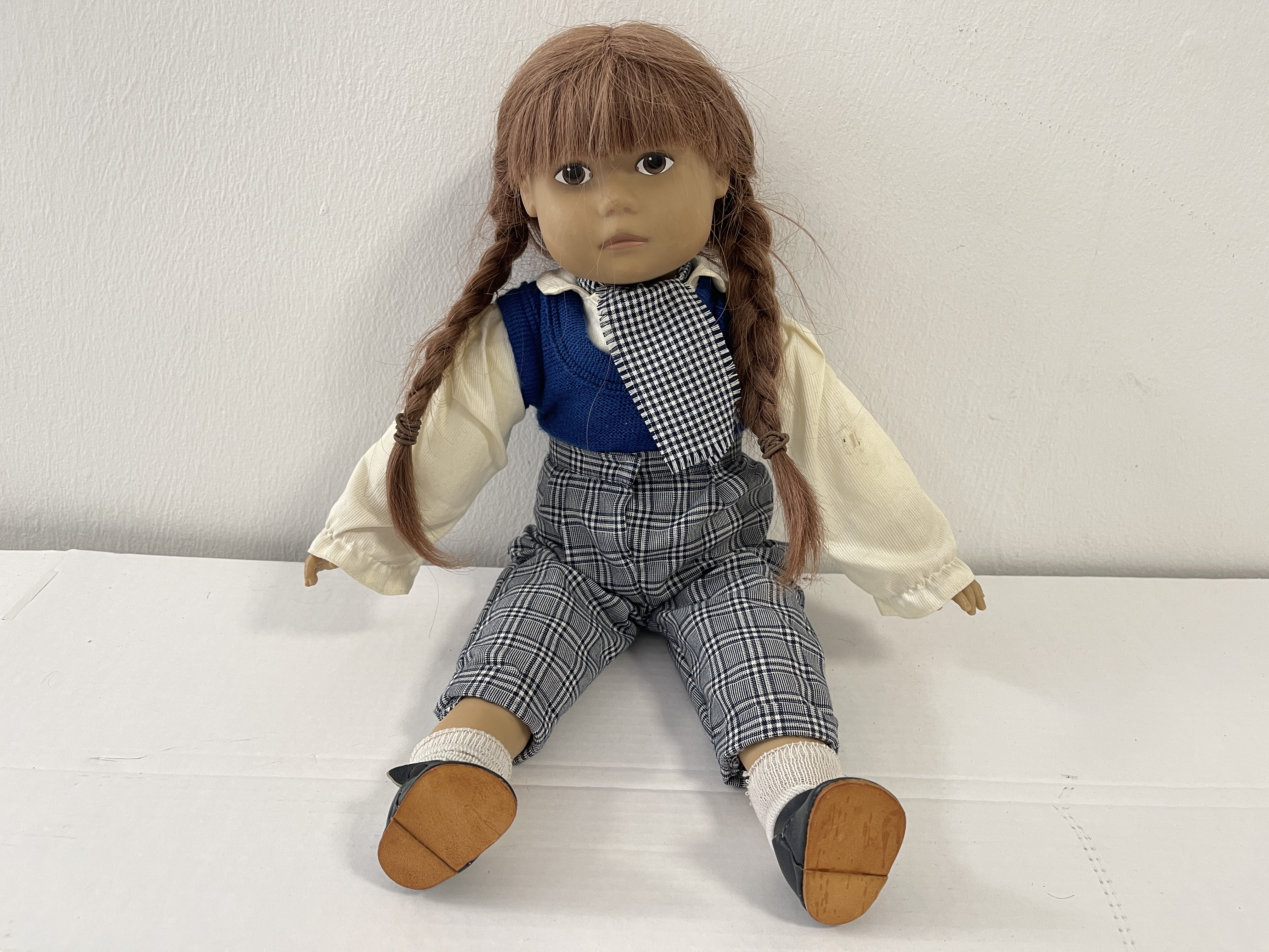 Künstlerpuppe Sigikid Vinyl Puppe 49 cm. Zustand siehe Fotos  