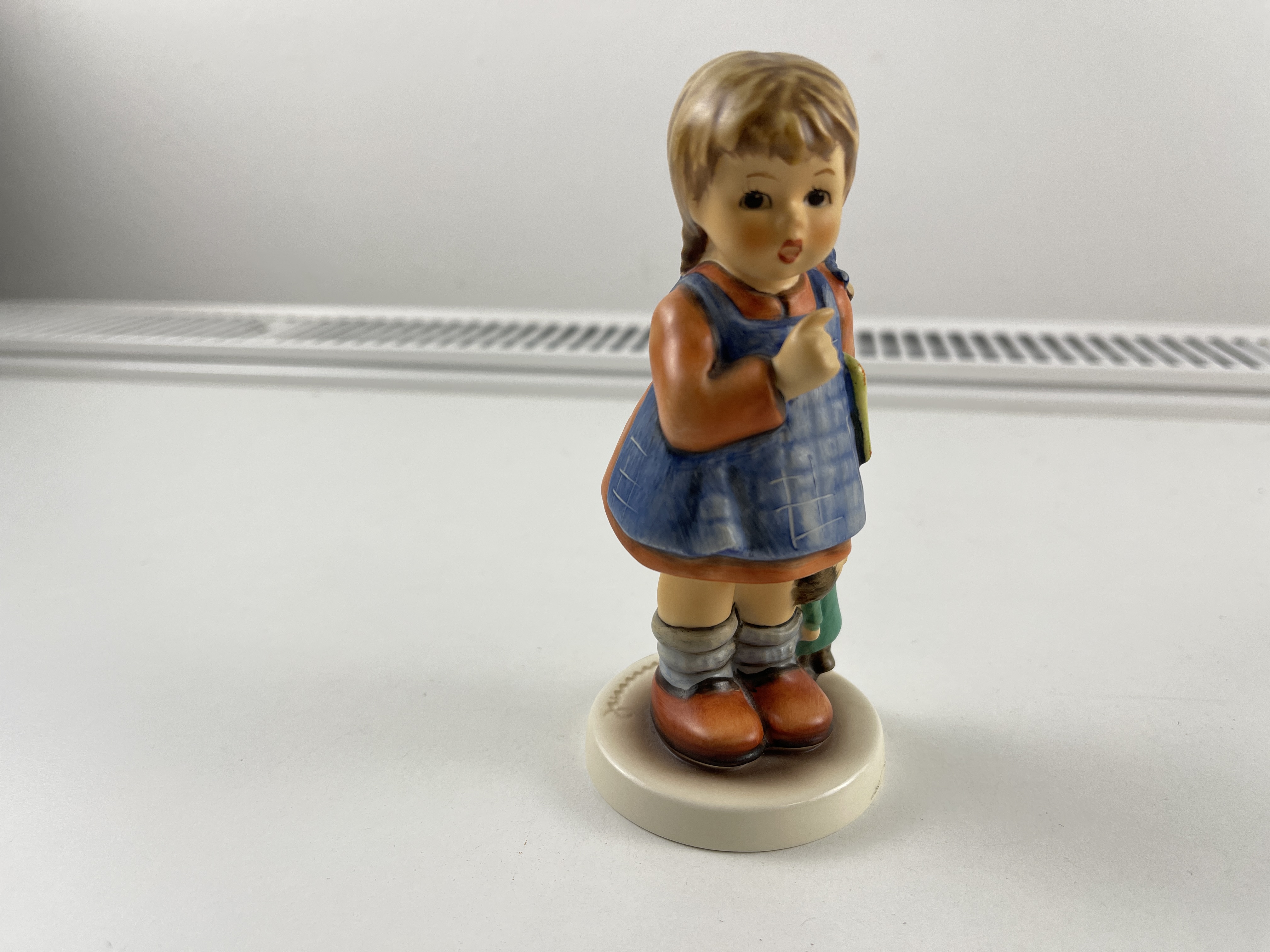 Hummel Figur 486 Schluss für Heute 13 cm 1 Wahl. - Top Zustand  