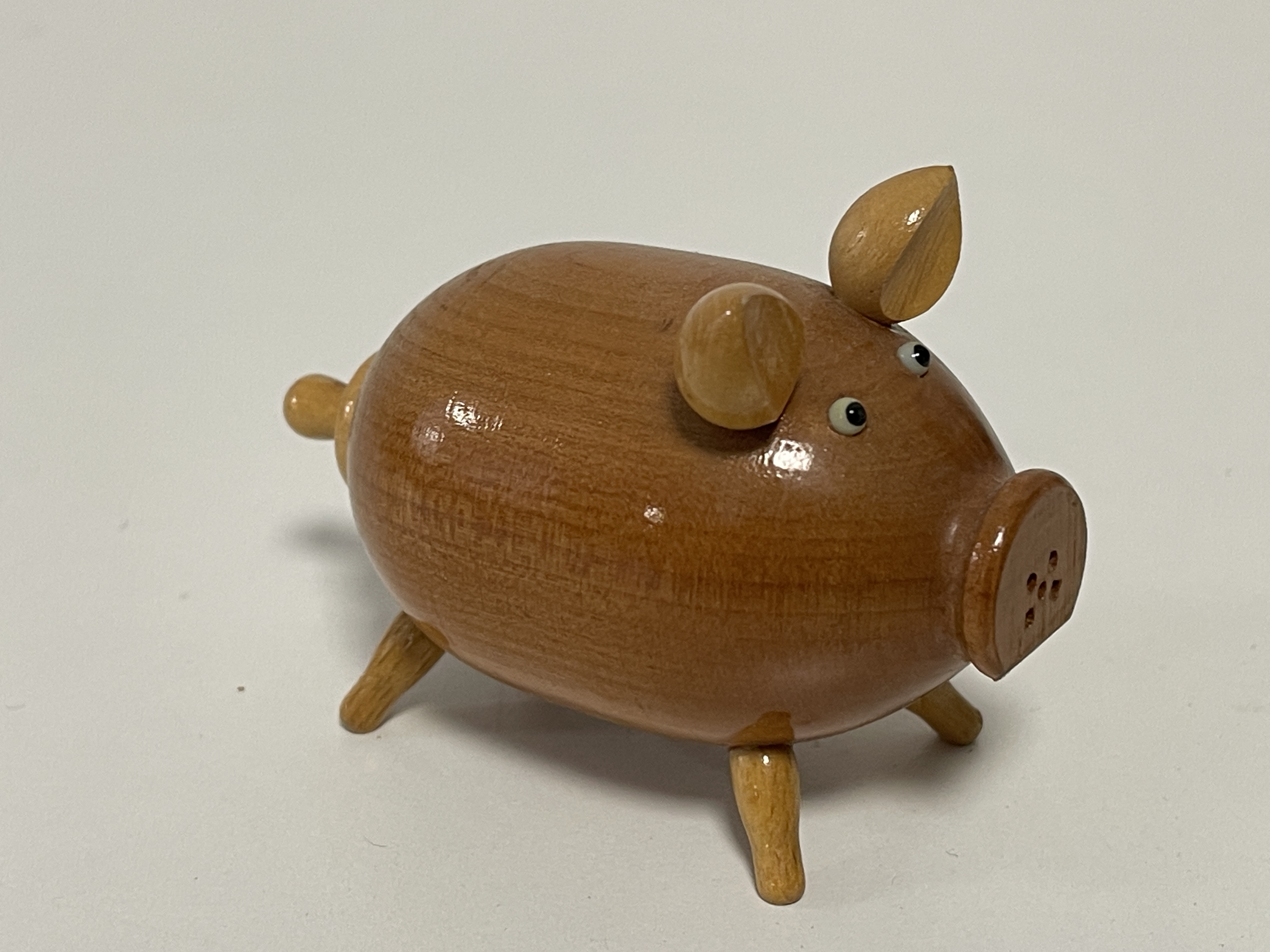 Erzgebirge Figur Salz / Pfeffer Streuer Schwein 8 x 5,5 cm. Zustand siehe Fotos  
