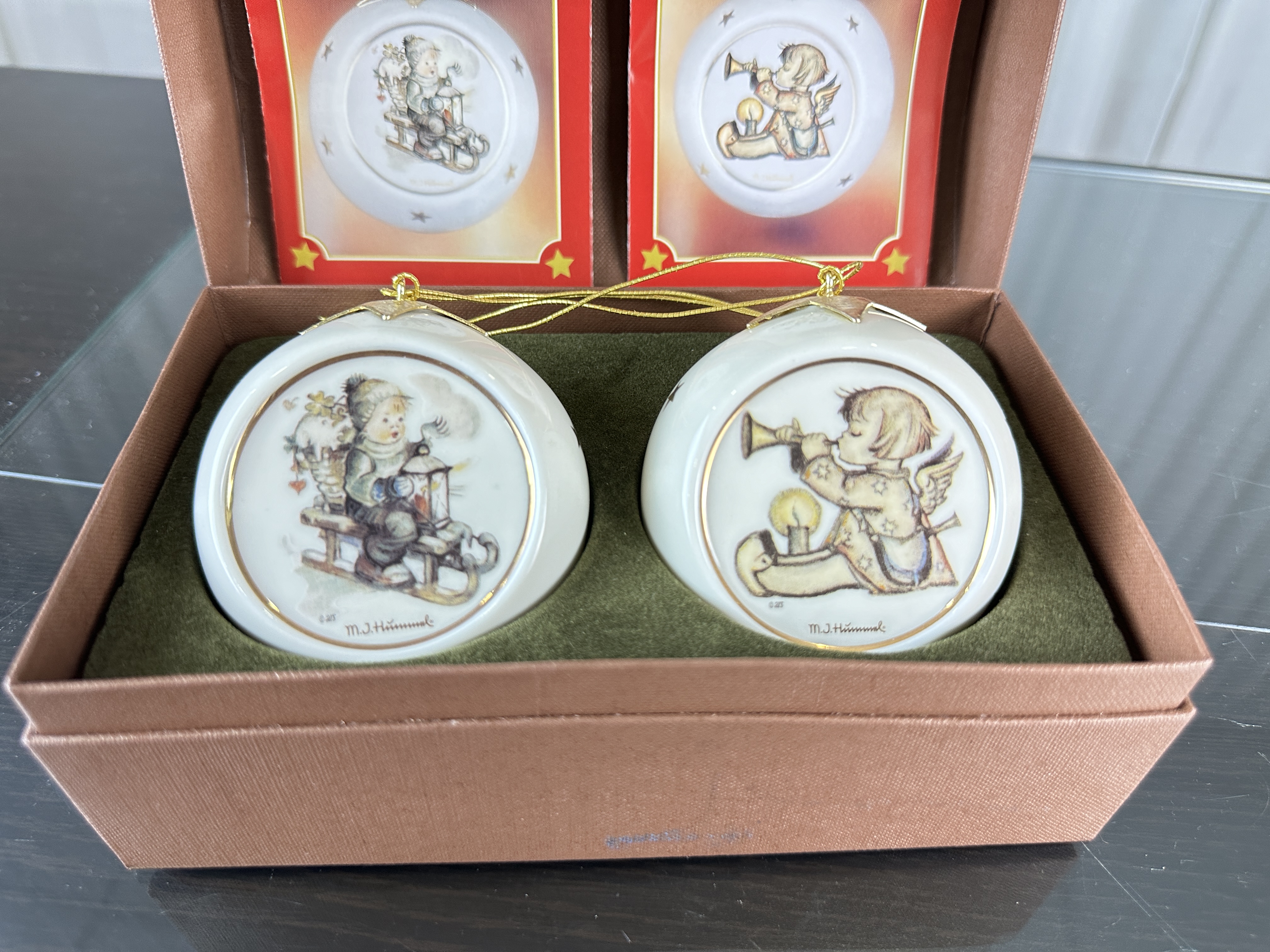 M.I. Hummel 2 x Weihnachtskugeln Christbaumkugeln in Ovp . 1 Wahl - Top Zustand  