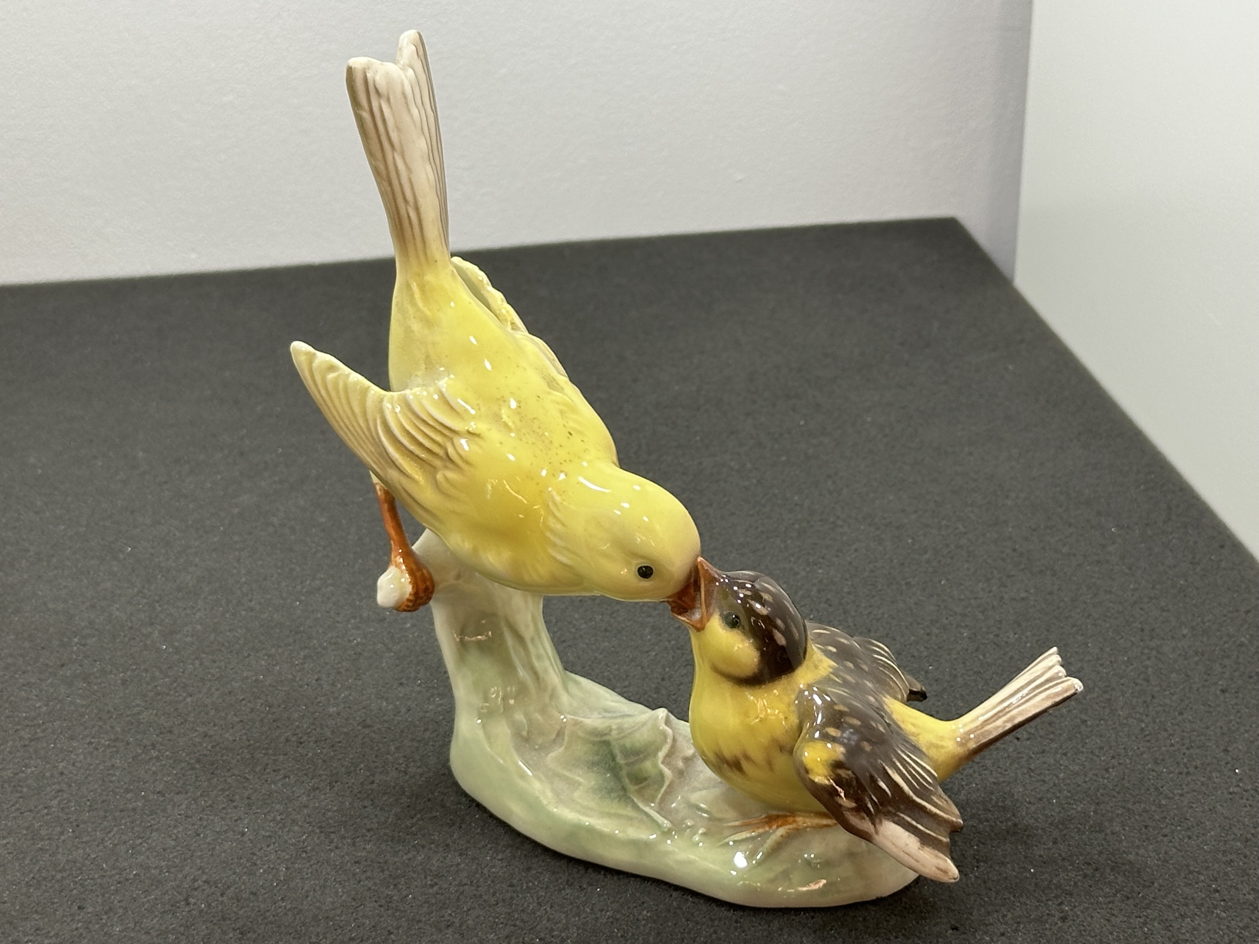 Goebel Figur Kanarienvogel 14,7 x 14 cm 1 Wahl. Top Zustand