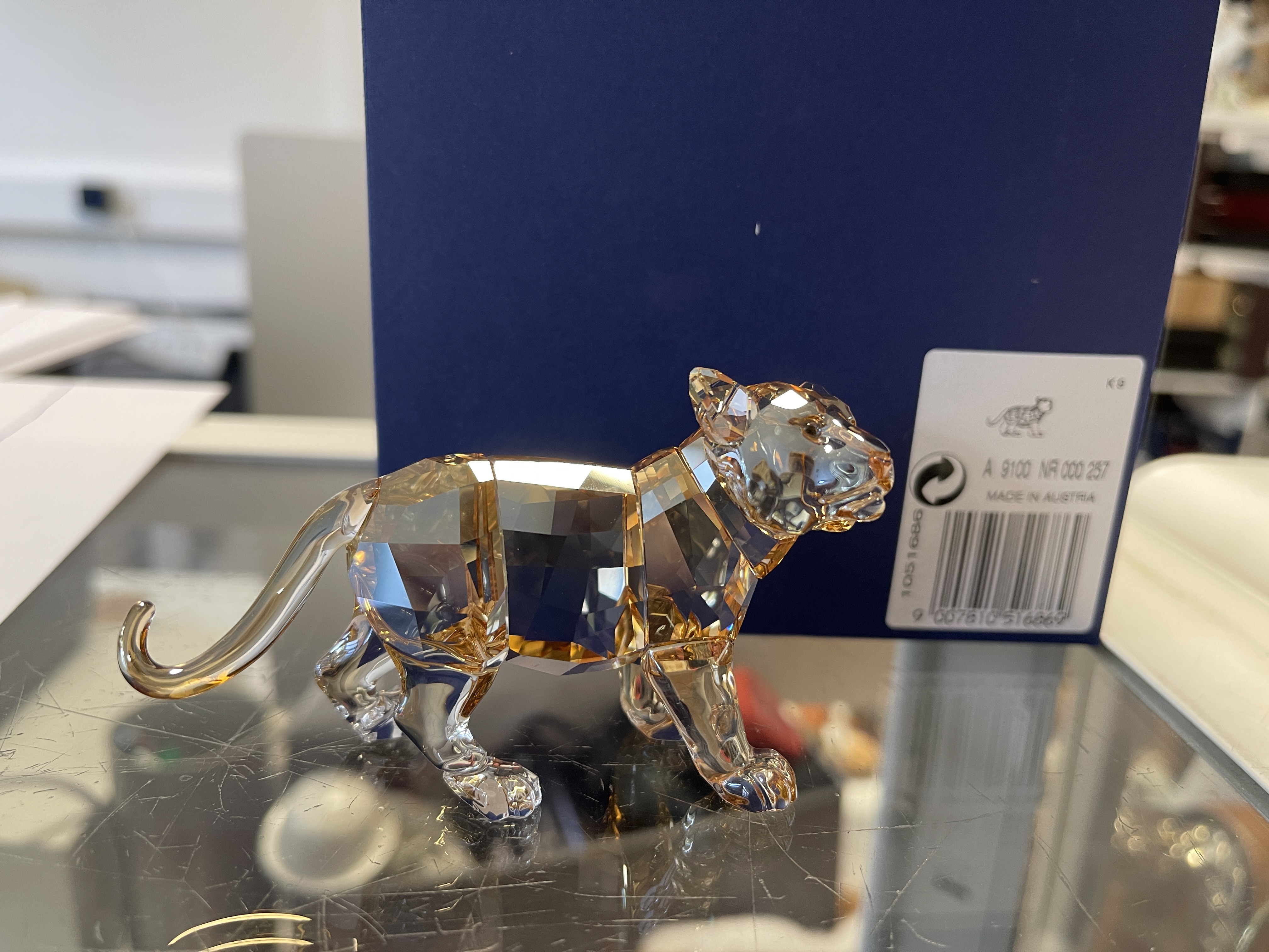 Swarovski Figur 1051686 Kristall SCS Tiger Jungtier 9 cm. Mit Kiste. Top Zustand