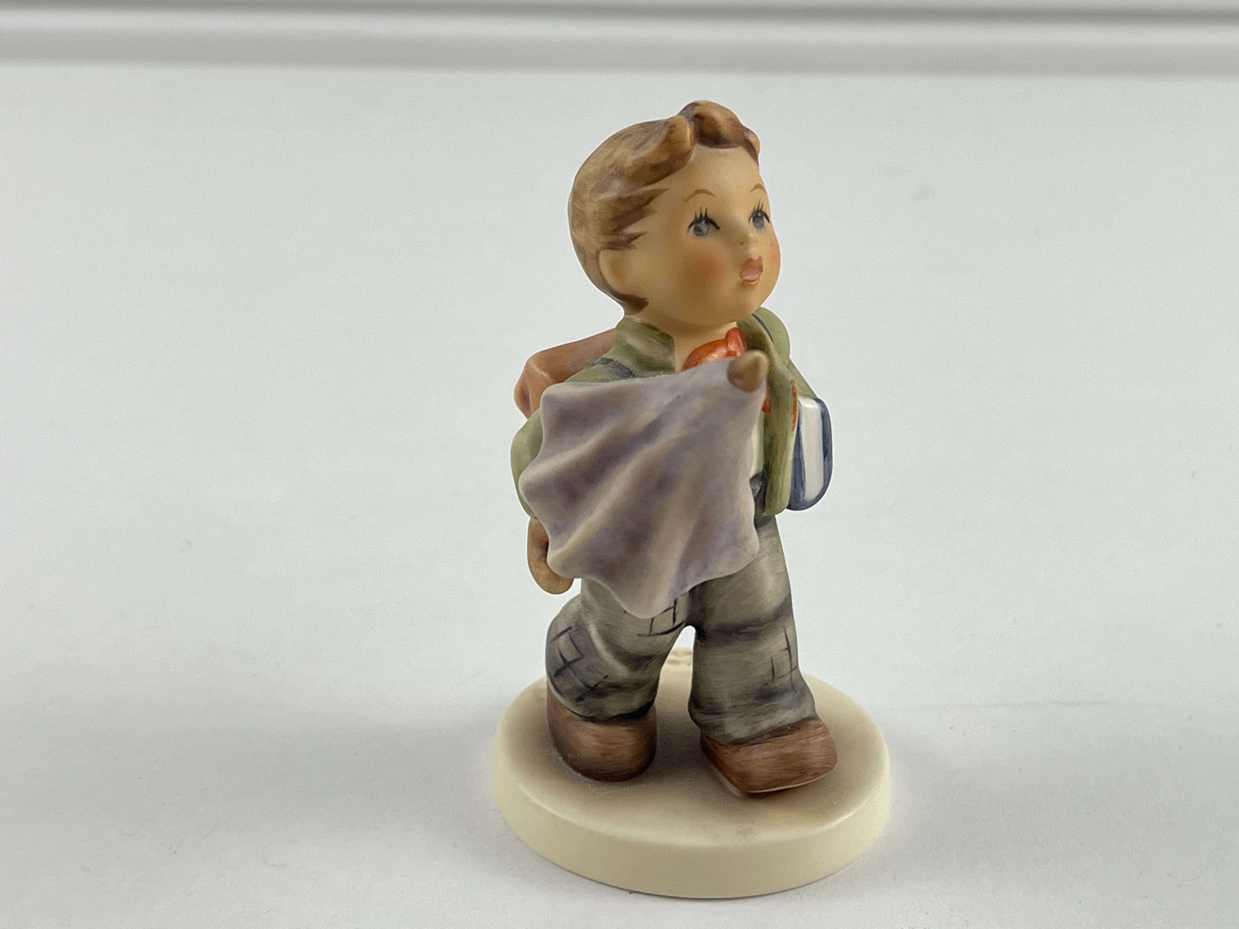 Hummel Figur 420 4/0 Regnets 8,5 cm. 1 Wahl. Top Zustand   